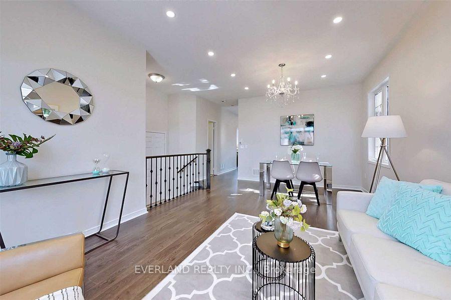 Photo 3 of 19 Cliveden PI Place, Markham, Berczy — HOMEH