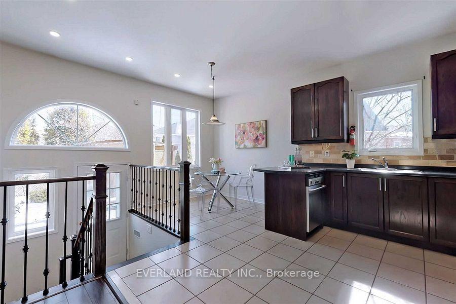 Photo 5 of 19 Cliveden PI Place, Markham, Berczy — HOMEH