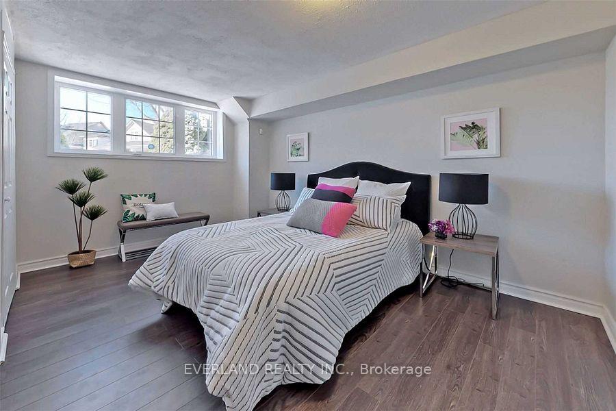 Photo 14 of 19 Cliveden PI Place, Markham, Berczy — HOMEH