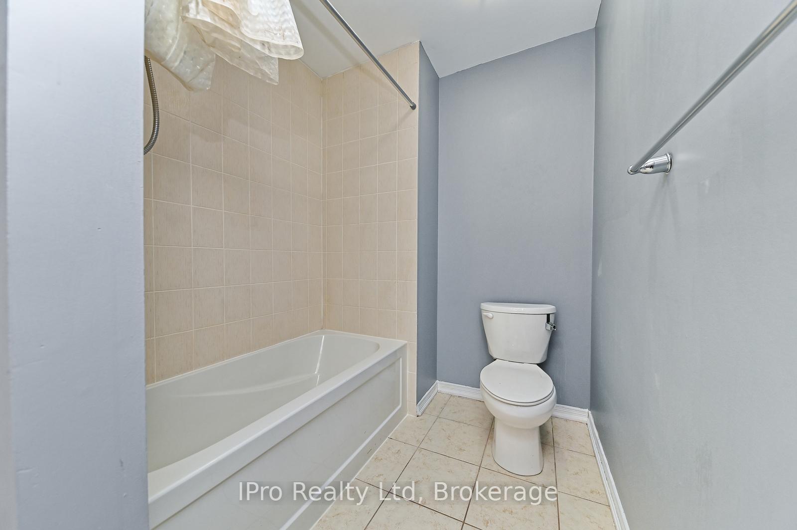 Photo 20 of 292 Falling Green Crescent, Kitchener, Trussler — HOMEH