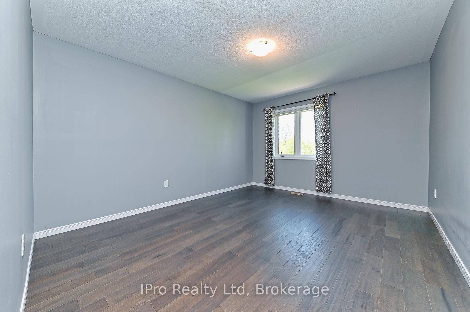Photo 21 of 292 Falling Green Crescent, Kitchener, Trussler — HOMEH