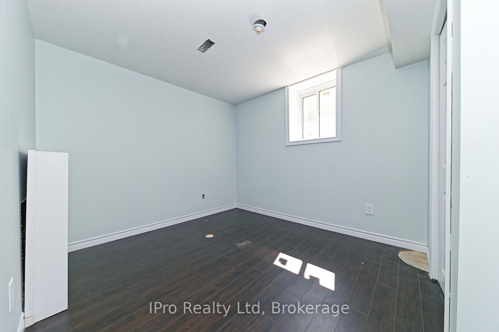 Photo 31 of 292 Falling Green Crescent, Kitchener, Trussler — HOMEH