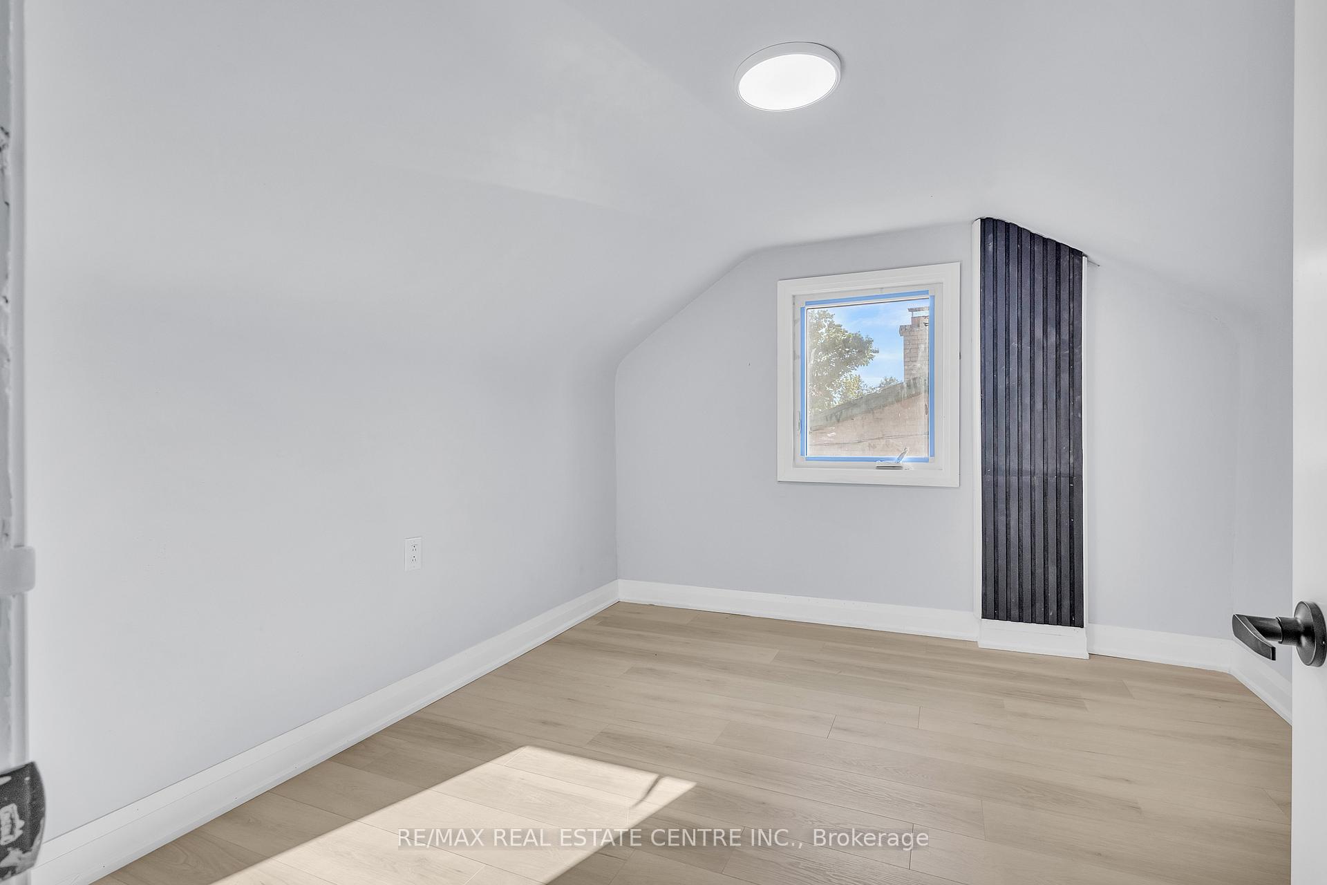 Photo 19 of 84 Avalon Place, Kitchener — HOMEH