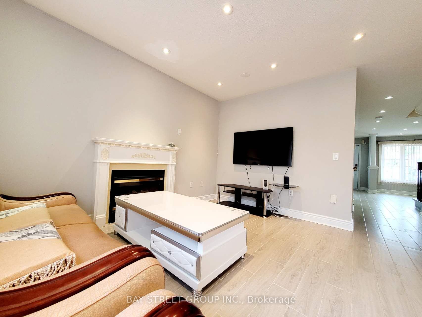 Photo 6 of 14 Cornerstone Road, Markham, Greensborough — HOMEH