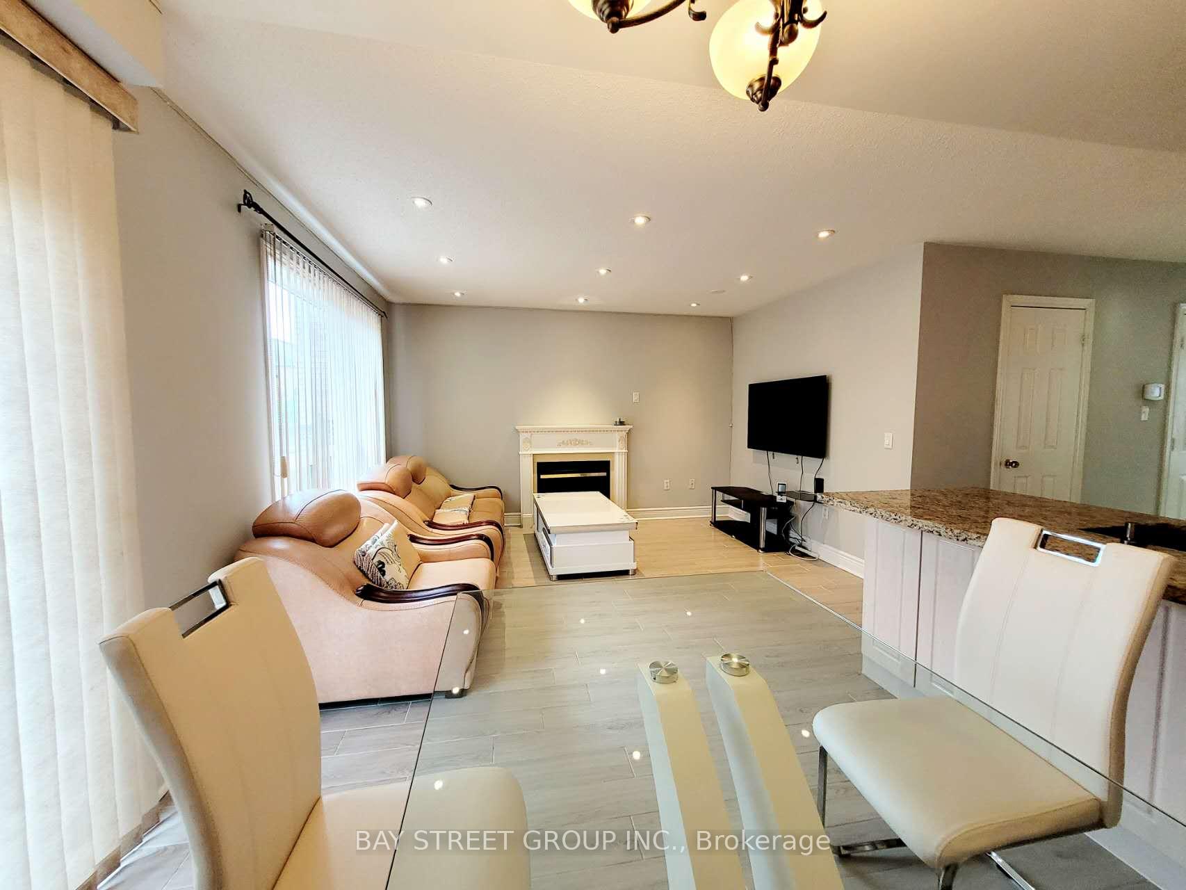 Photo 9 of 14 Cornerstone Road, Markham, Greensborough — HOMEH