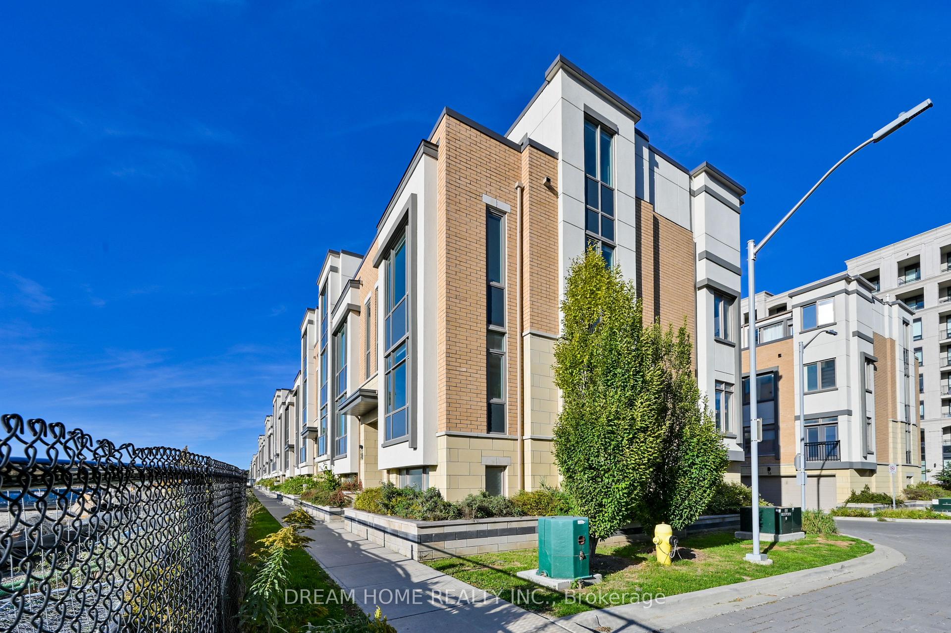 Photo 2 of 40 Teasel Way, Markham, Unionville — HOMEH
