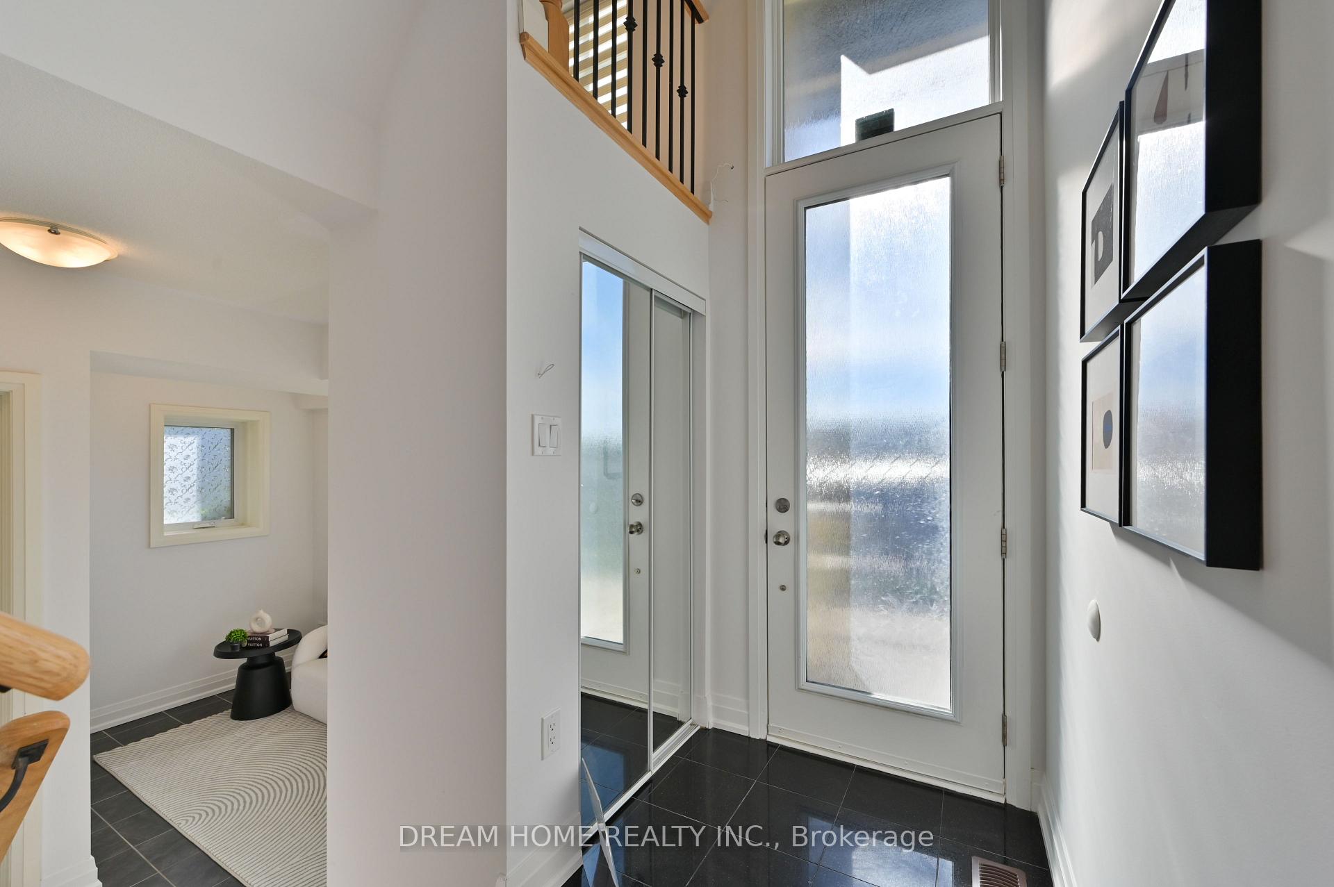 Photo 4 of 40 Teasel Way, Markham, Unionville — HOMEH