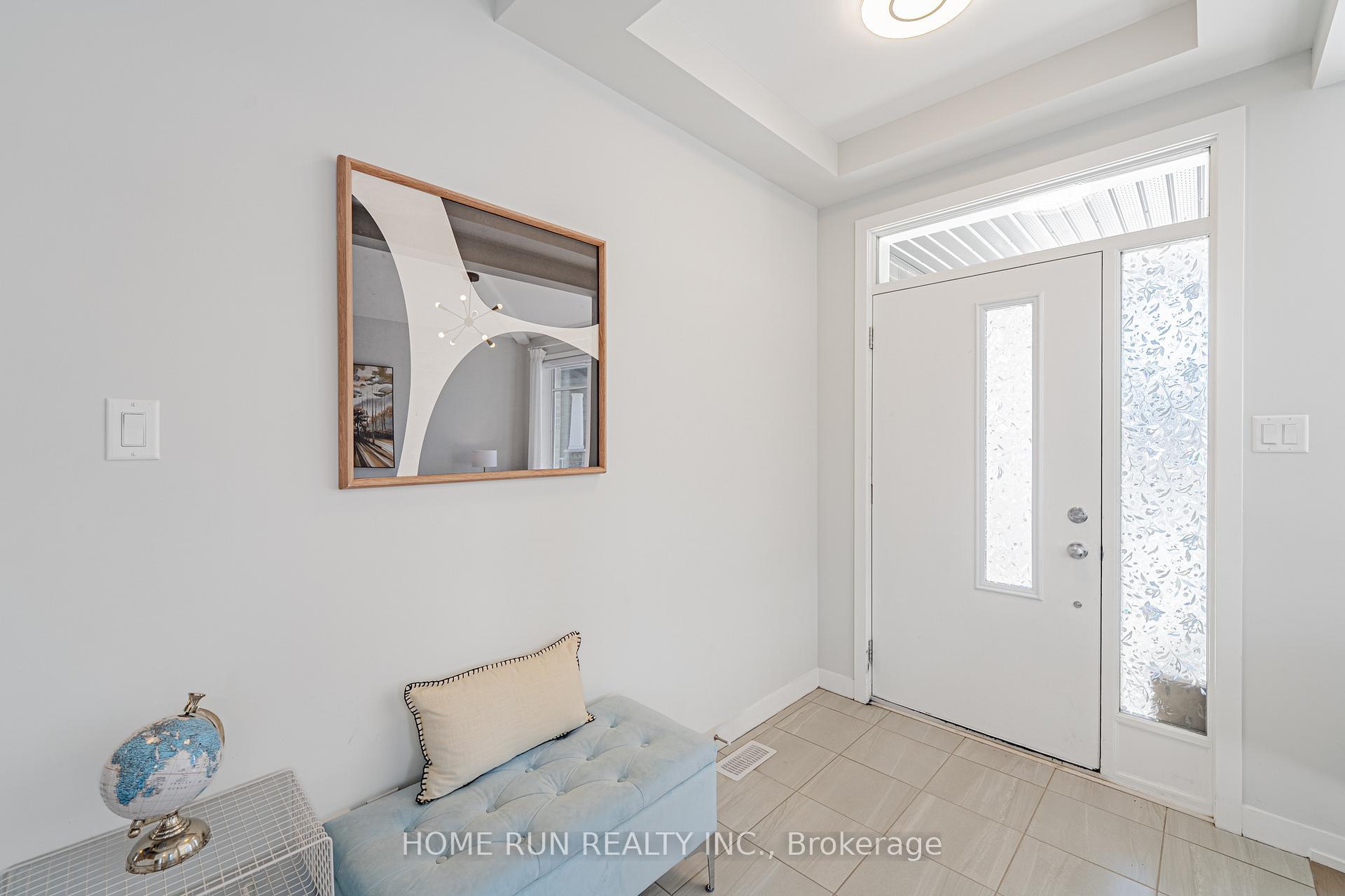 Photo 3 of 408 Gidran Circle, Ottawa, Kanata - Emerald Meadows/Trailwest — HOMEH