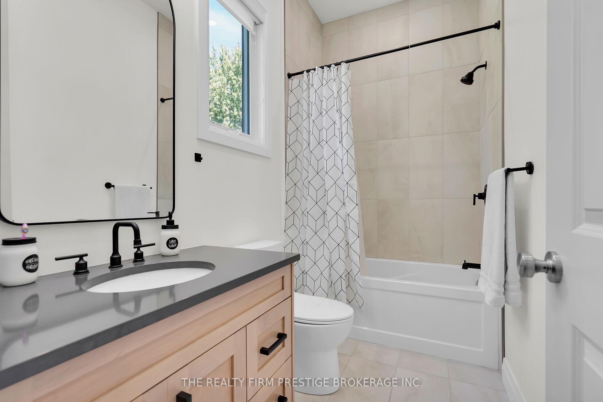 Photo 33 of 97 Simcoe Avenue, Middlesex Centre, Komoka — HOMEH