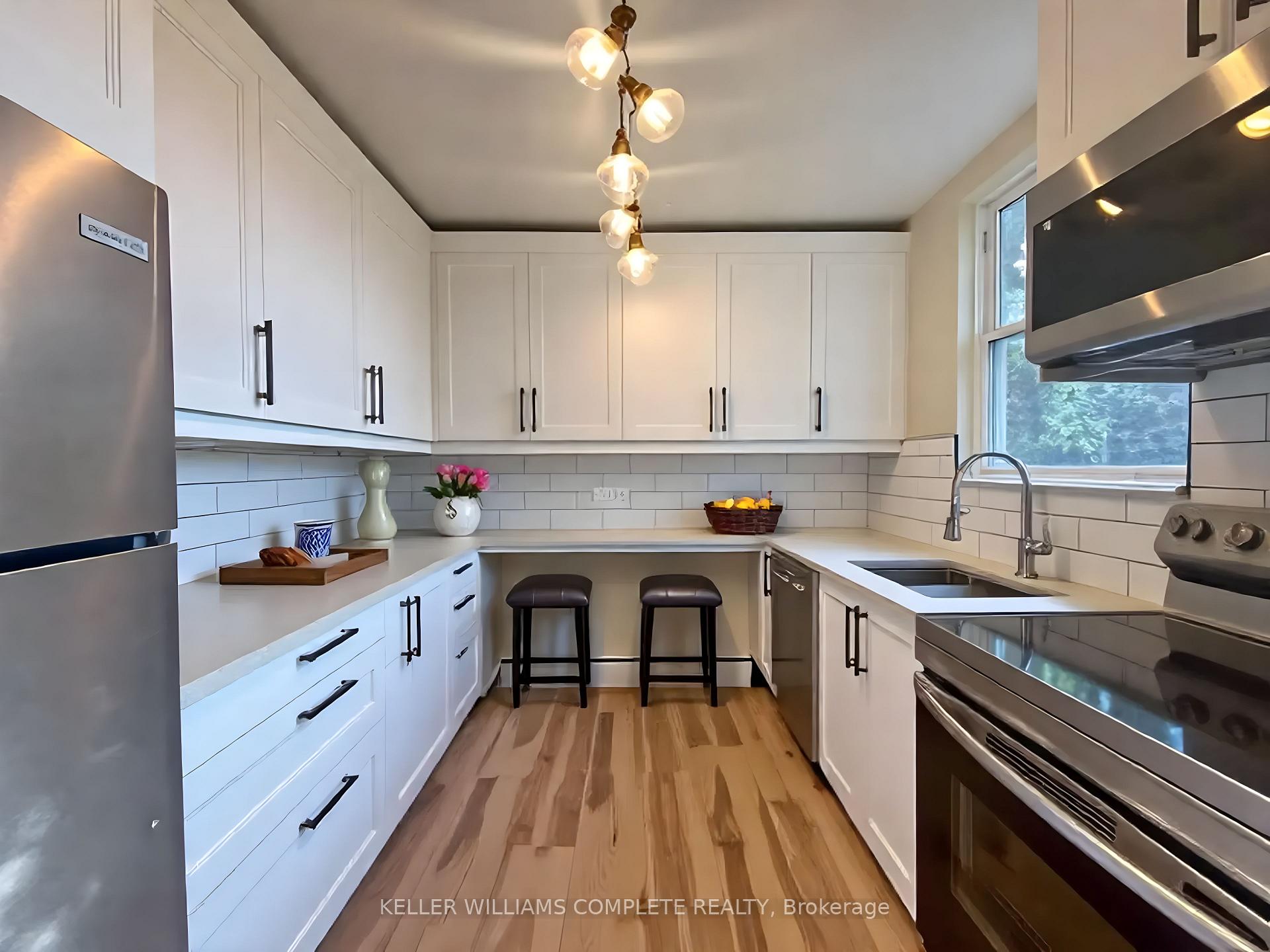 Photo 5 of Unit Upper, 105 West 5th Street, Hamilton, Southam — HOMEH