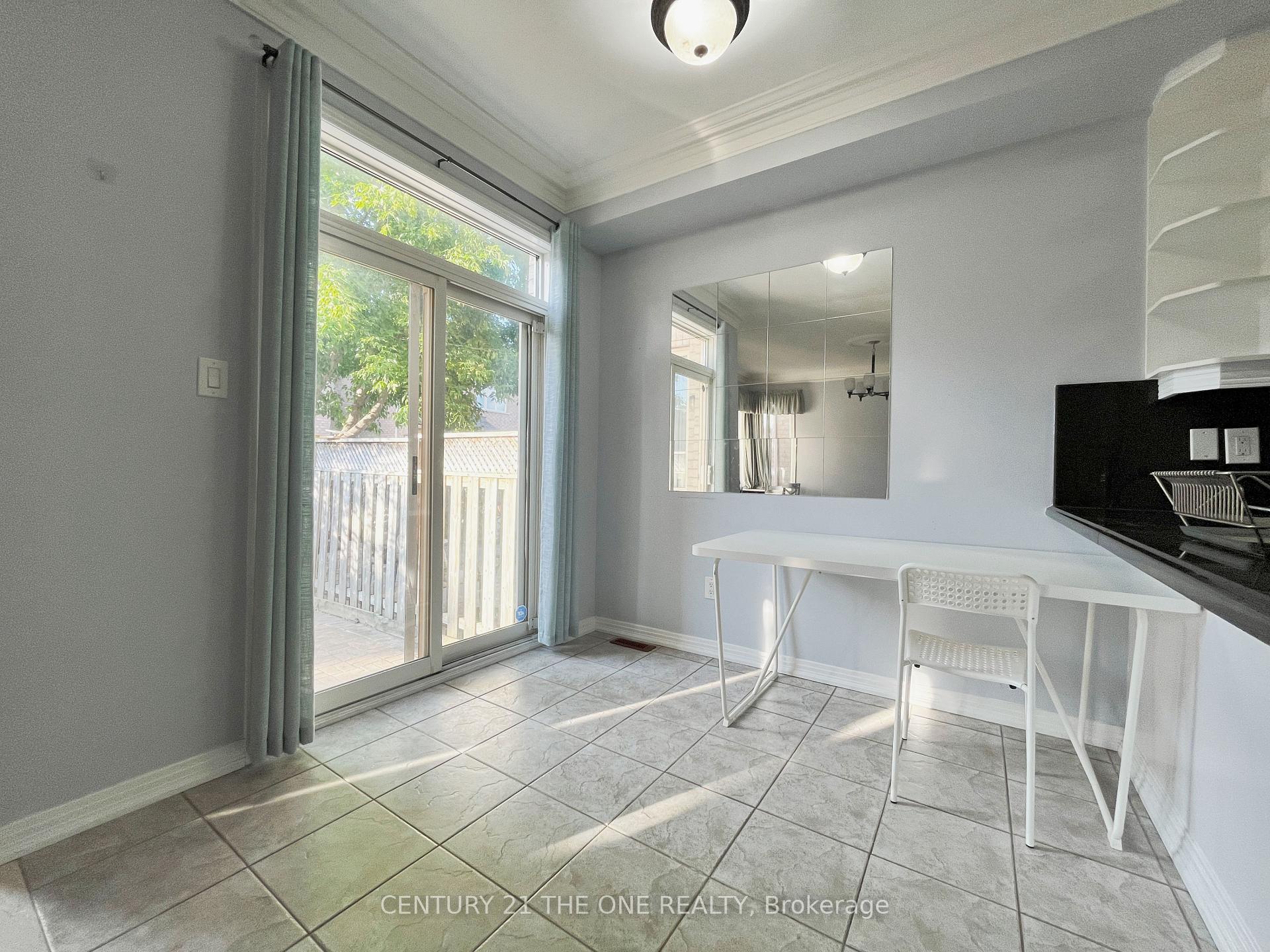 Photo 6 of 4 Sanderson Road, Markham, Cachet — HOMEH