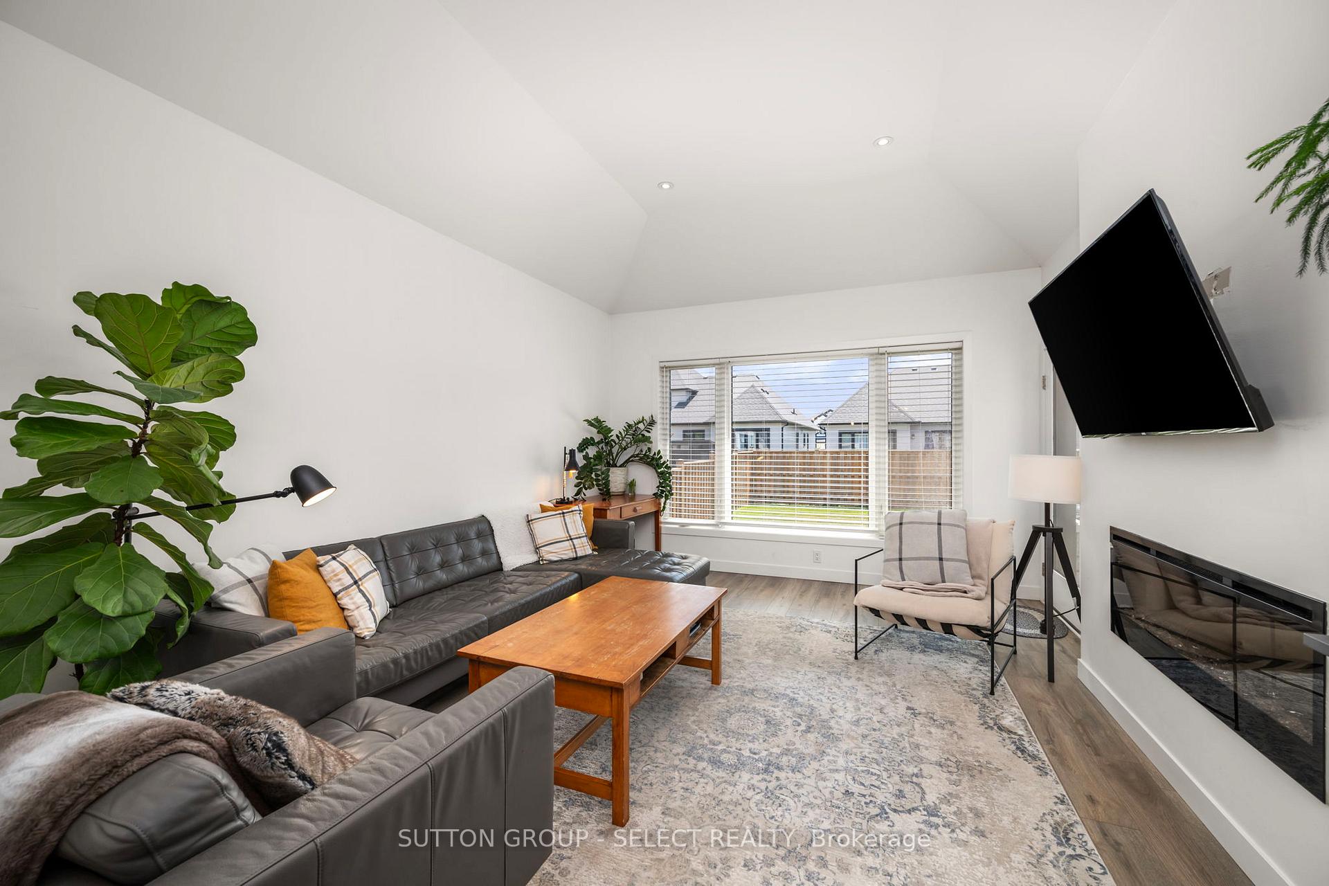 Photo 17 of 224 Doan Drive, Middlesex Centre, Komoka — HOMEH