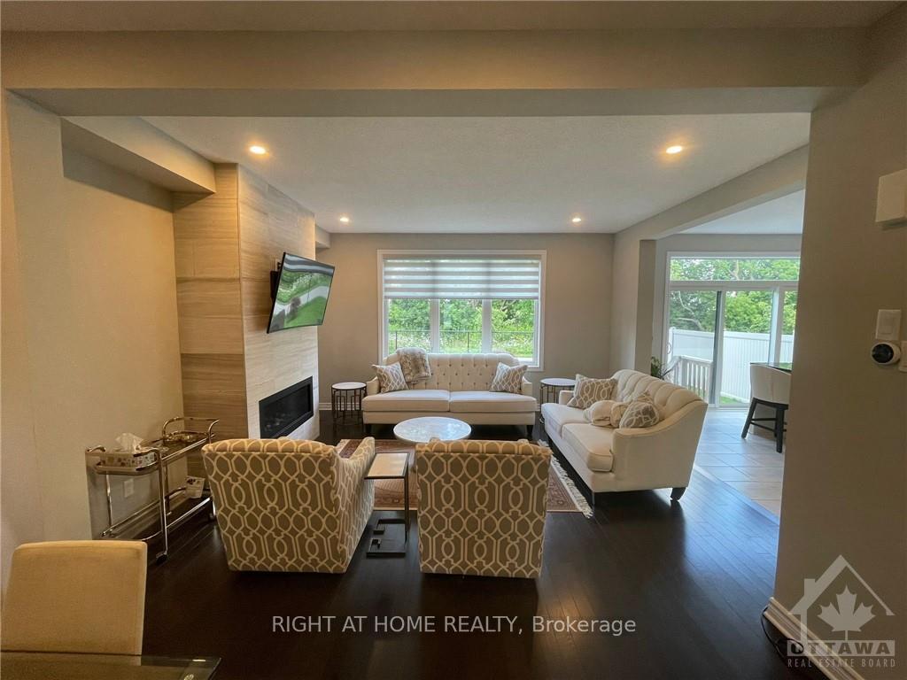 Photo 3 of 232 Saddleback Crescent, Ottawa, Kanata - Kanata Lakes/Heritage Hills — HOMEH
