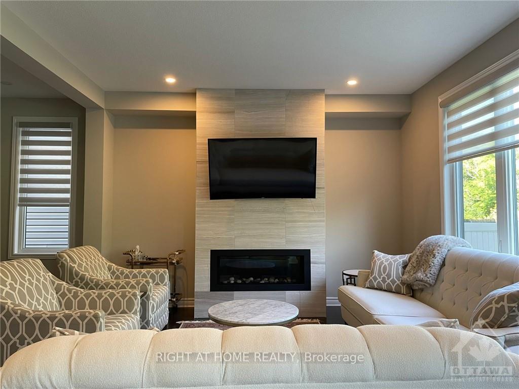 Photo 4 of 232 Saddleback Crescent, Ottawa, Kanata - Kanata Lakes/Heritage Hills — HOMEH