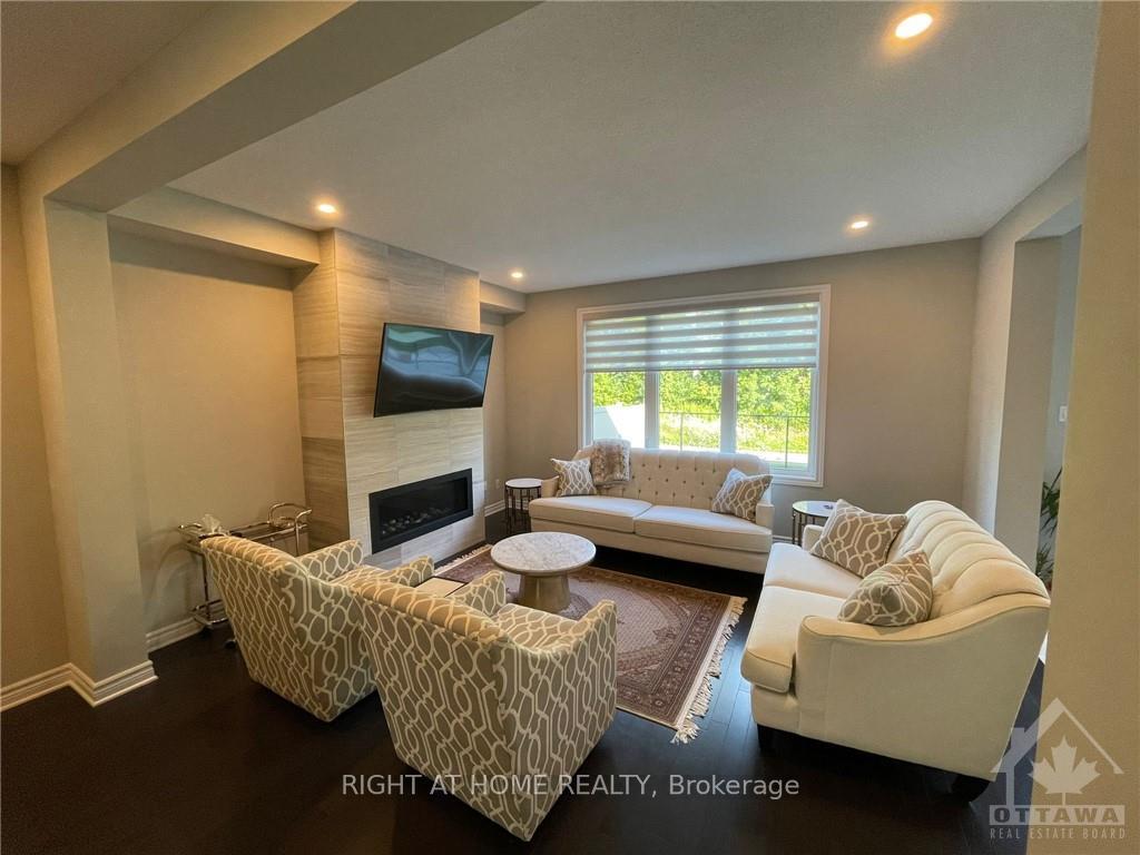 Photo 6 of 232 Saddleback Crescent, Ottawa, Kanata - Kanata Lakes/Heritage Hills — HOMEH