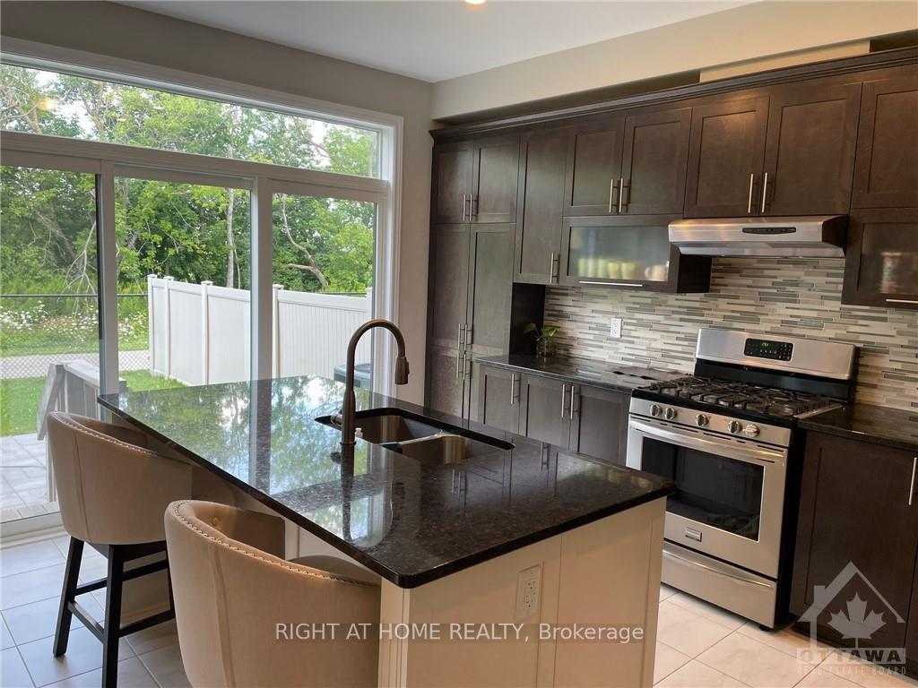 Photo 9 of 232 Saddleback Crescent, Ottawa, Kanata - Kanata Lakes/Heritage Hills — HOMEH
