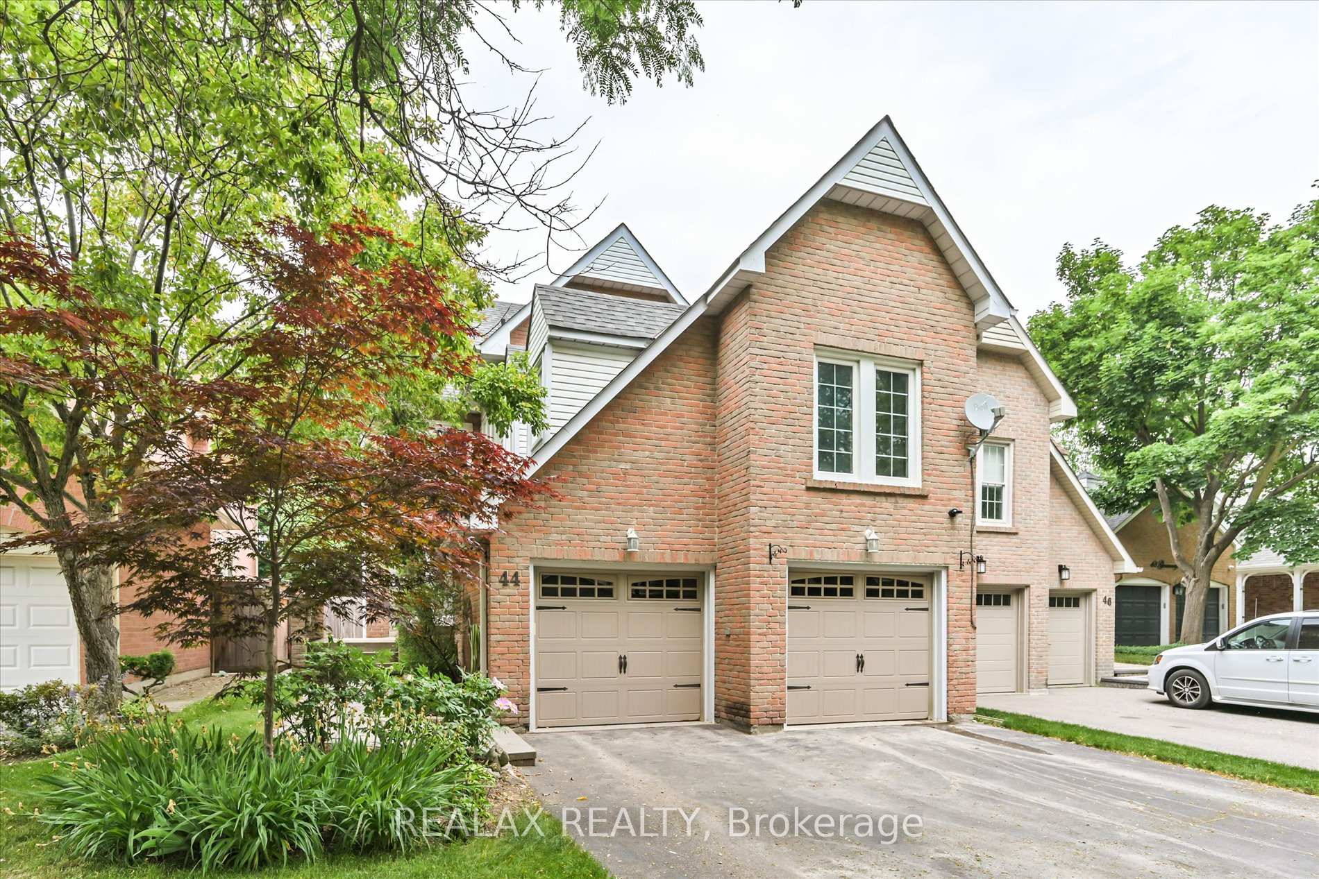 Photo 2 of 44 Greencroft Crescent, Markham, Unionville — HOMEH