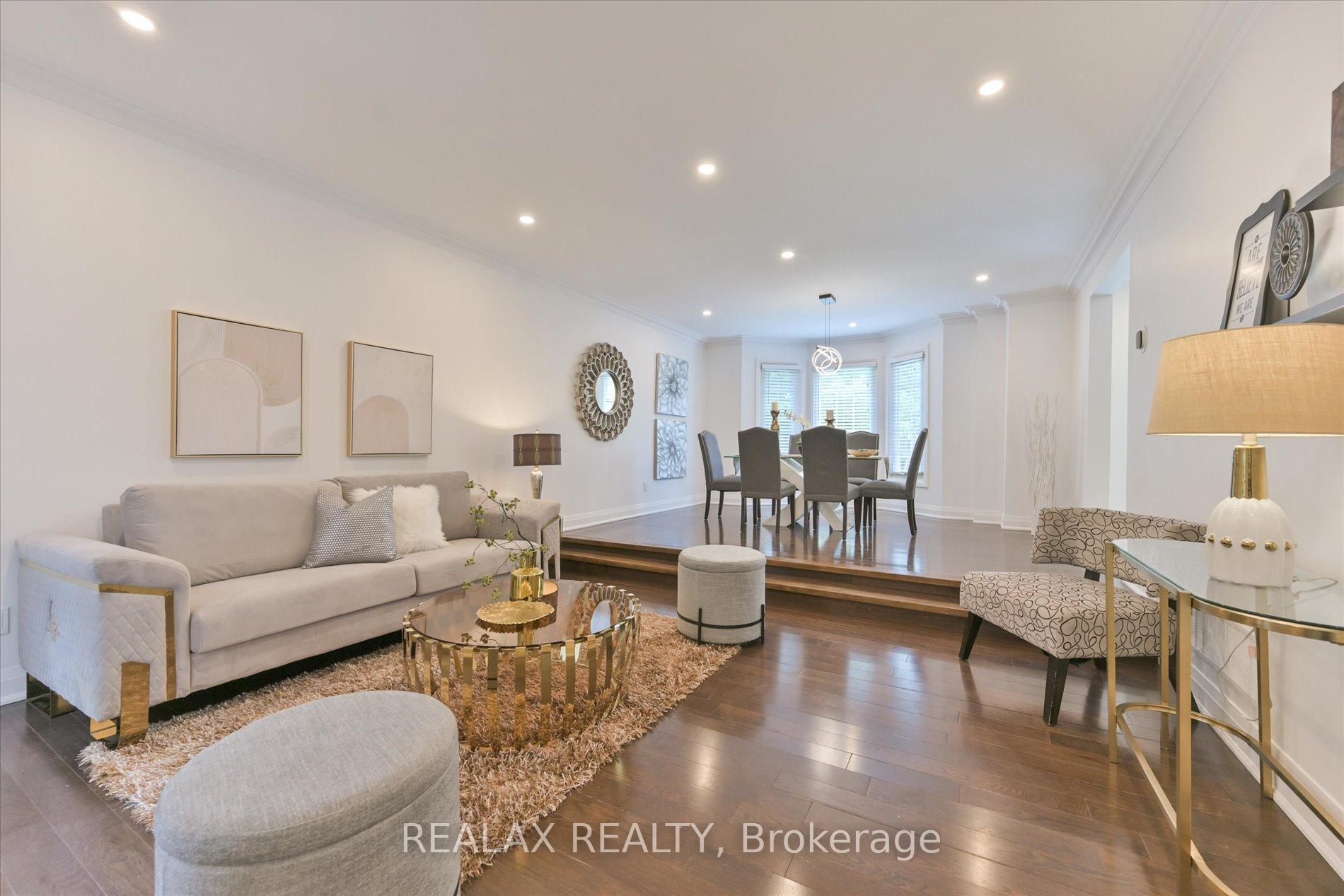 Photo 6 of 44 Greencroft Crescent, Markham, Unionville — HOMEH