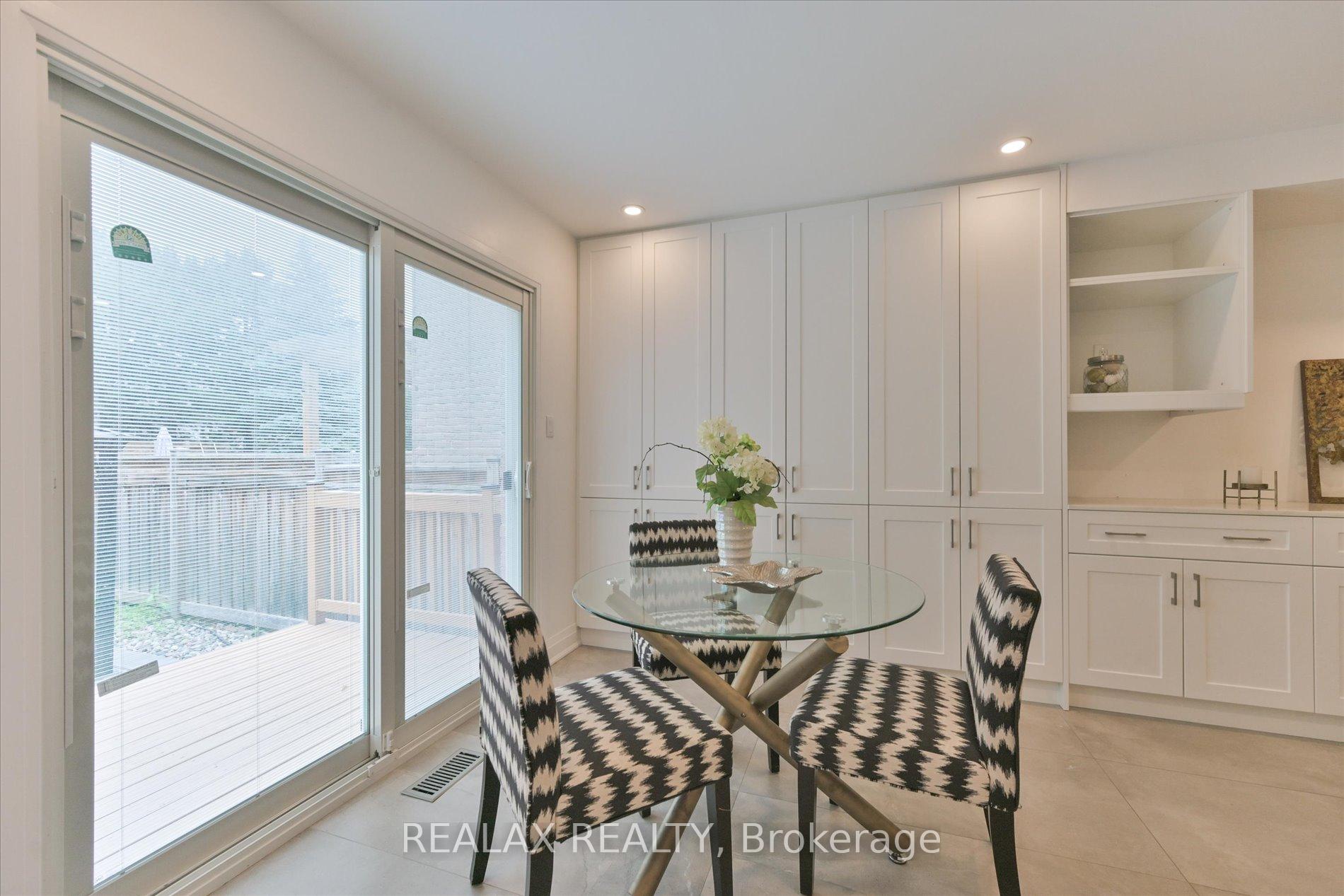 Photo 10 of 44 Greencroft Crescent, Markham, Unionville — HOMEH