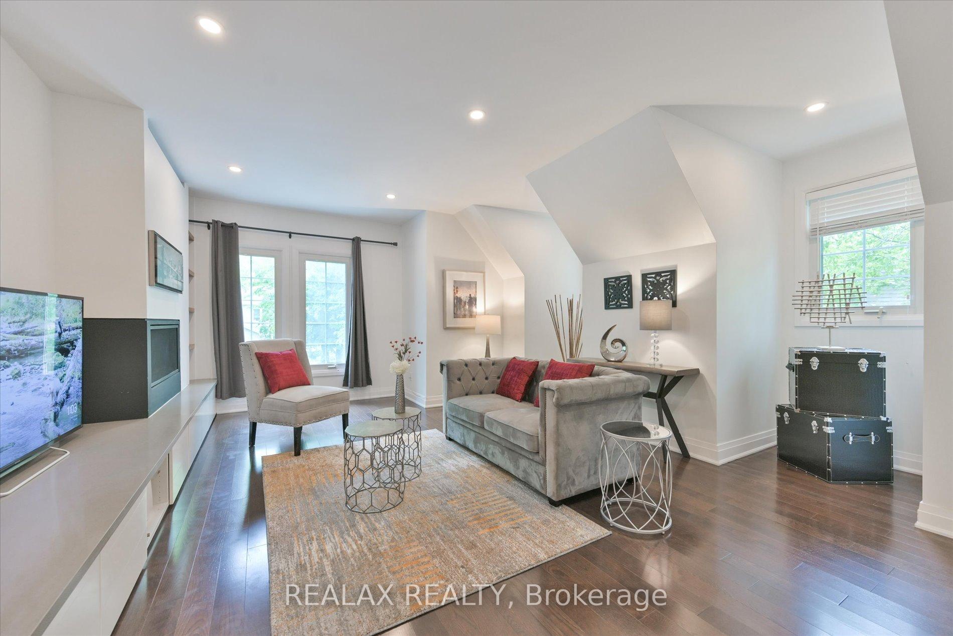 Photo 15 of 44 Greencroft Crescent, Markham, Unionville — HOMEH