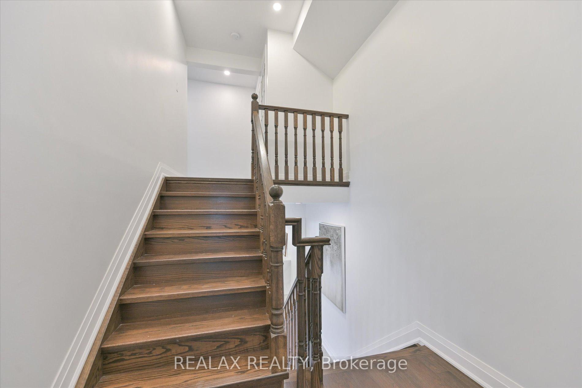 Photo 17 of 44 Greencroft Crescent, Markham, Unionville — HOMEH