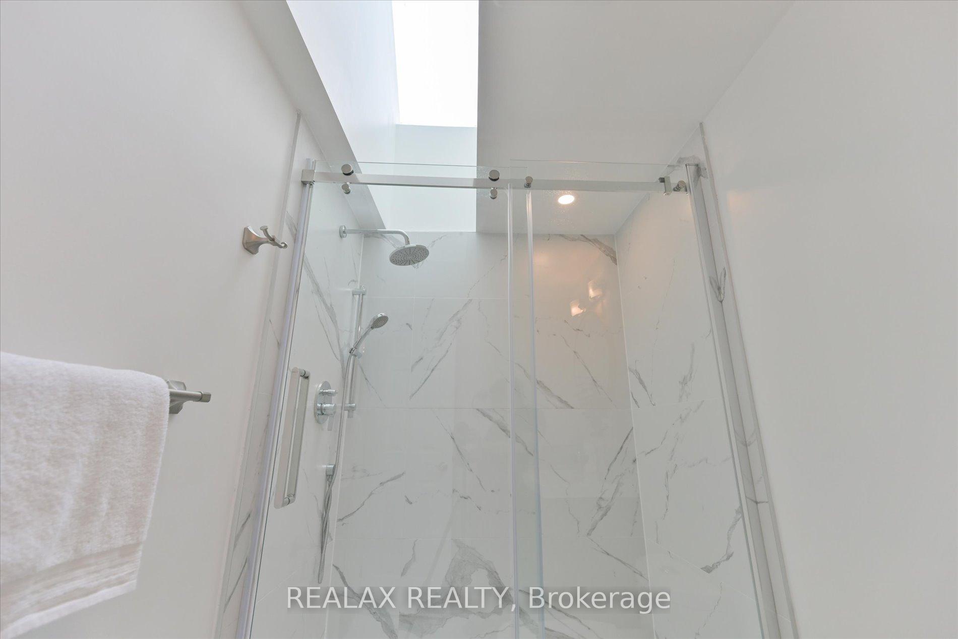 Photo 22 of 44 Greencroft Crescent, Markham, Unionville — HOMEH