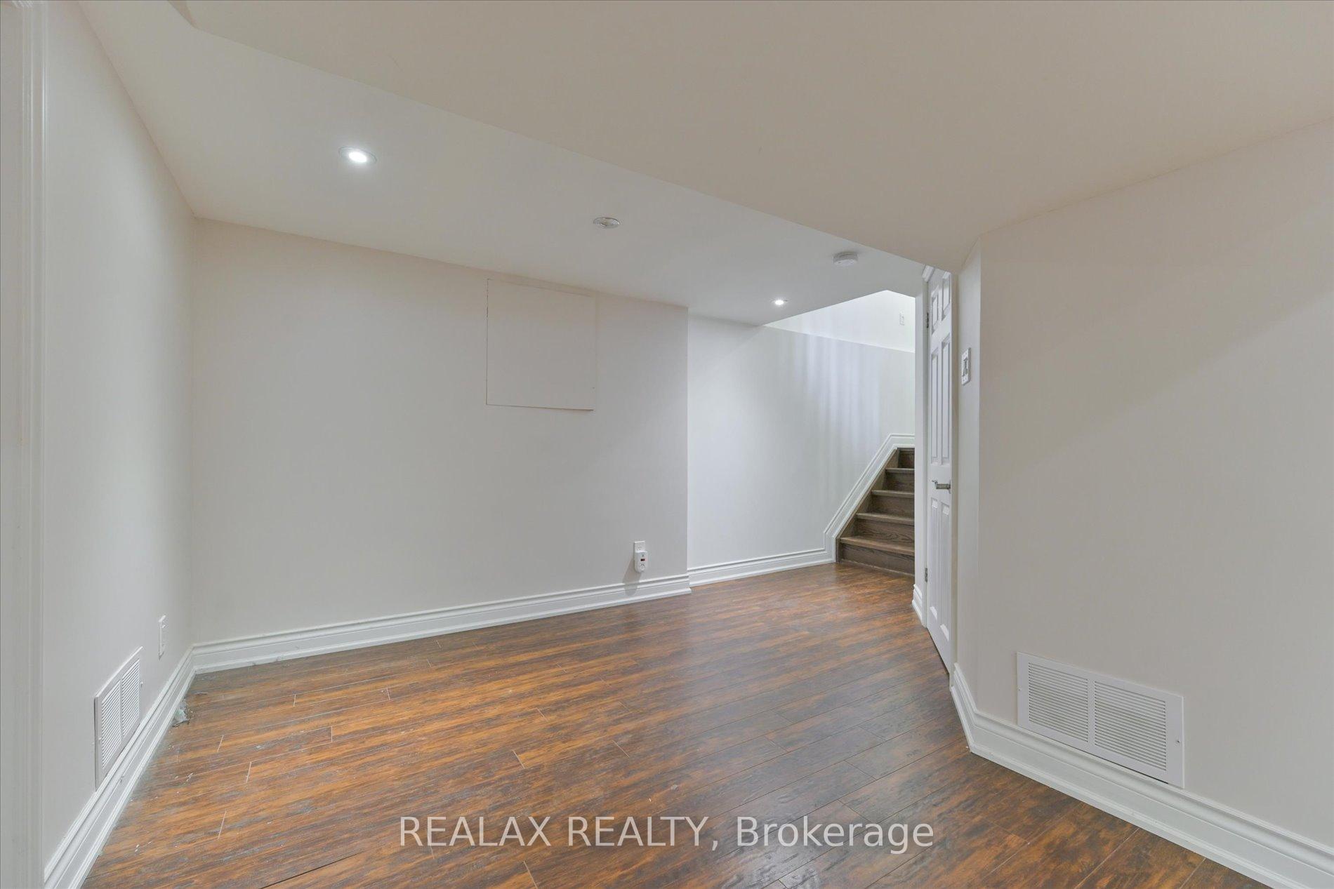 Photo 32 of 44 Greencroft Crescent, Markham, Unionville — HOMEH