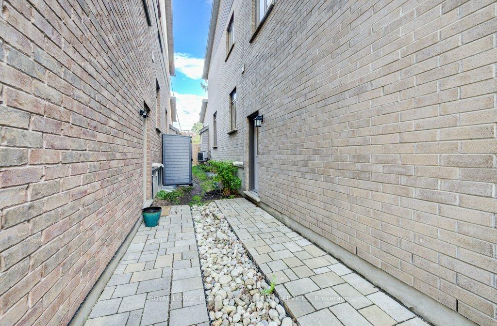 Photo 37 of 123 Walter Street, Kitchener — HOMEH