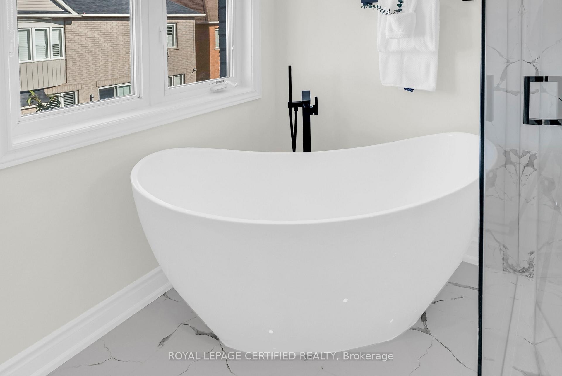 Photo 32 of 79 Forestbrook Drive, Markham, Box Grove — HOMEH