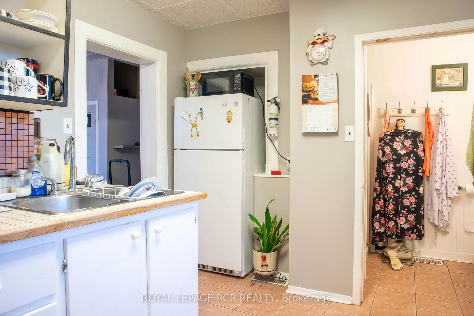 Photo 6 of 644 Bay Street, Midland — HOMEH