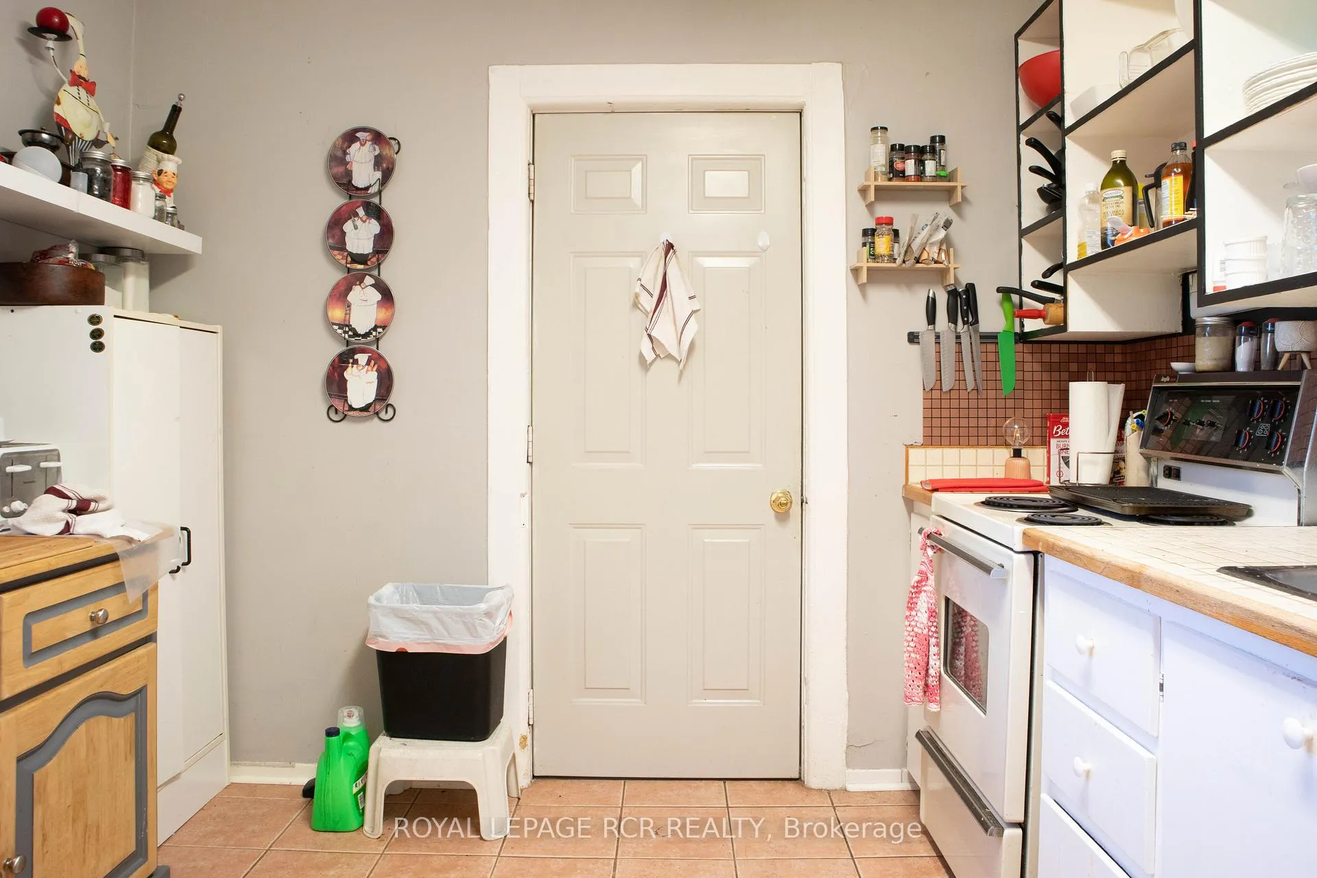 Photo 7 of 644 Bay Street, Midland — HOMEH