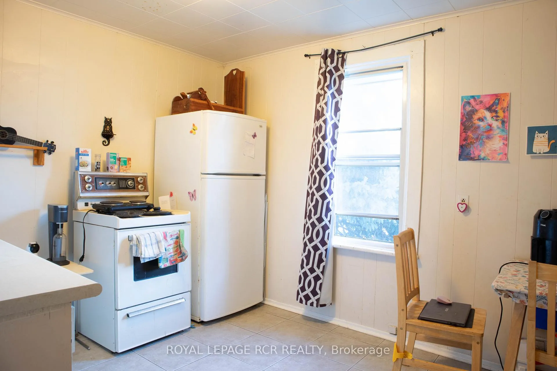 Photo 8 of 644 Bay Street, Midland — HOMEH