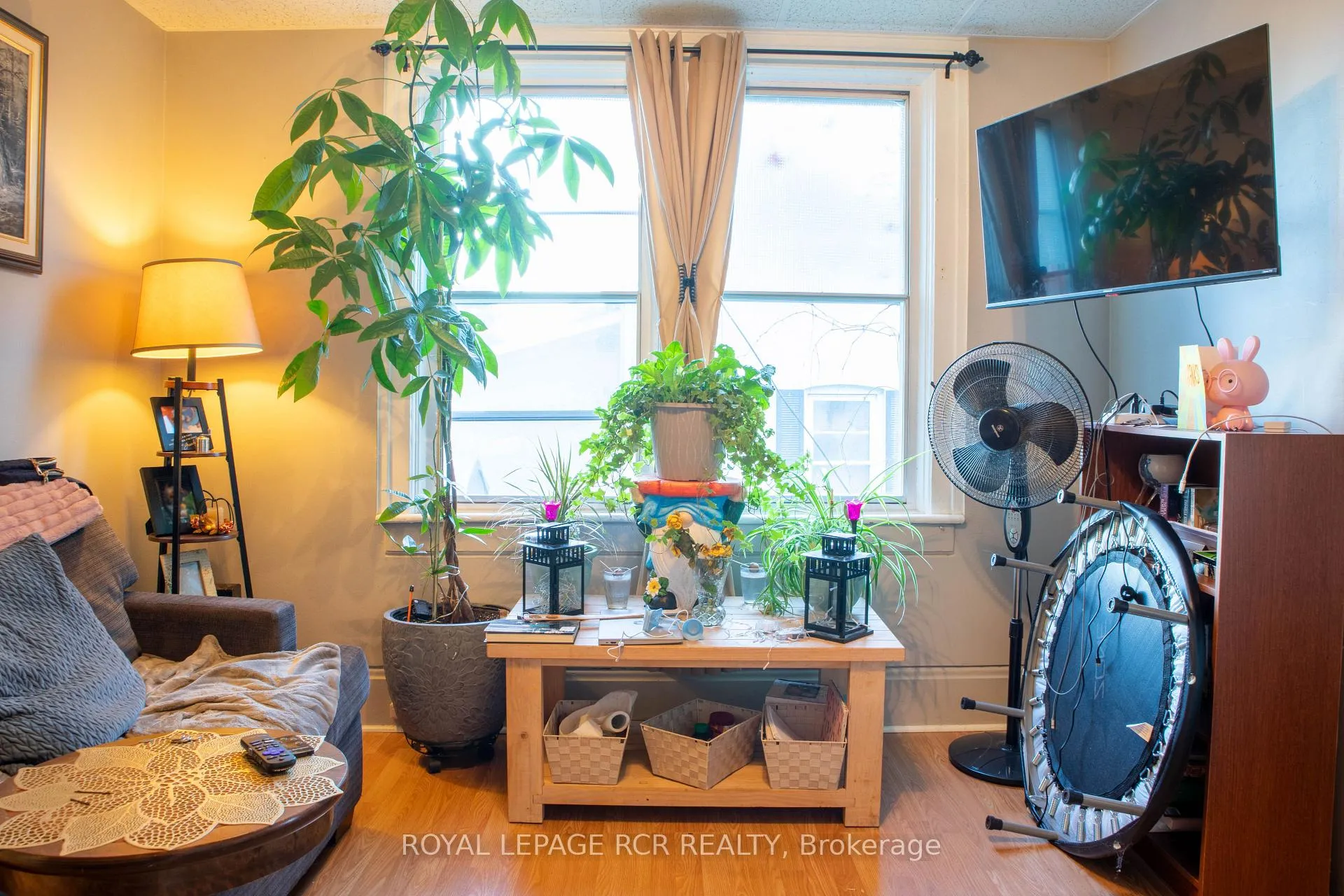 Photo 11 of 644 Bay Street, Midland — HOMEH