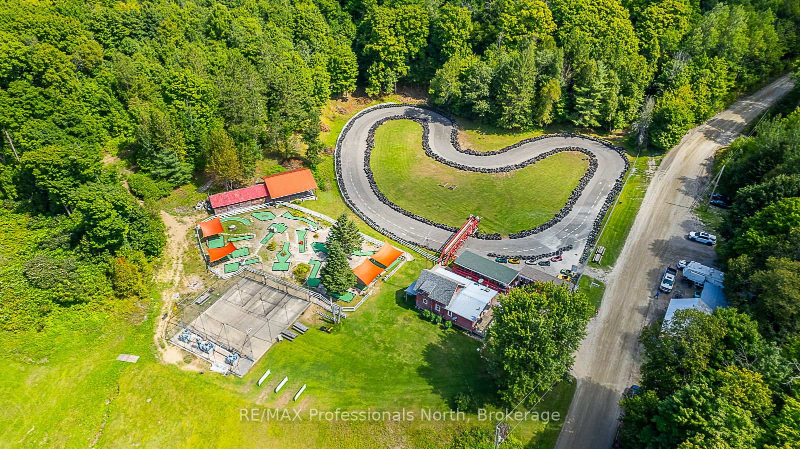 Photo 2 of 1063 Ravine Road, Minden Hills, Lutterworth — HOMEH