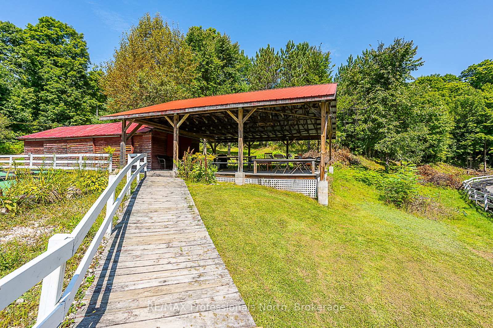 Photo 16 of 1063 Ravine Road, Minden Hills, Lutterworth — HOMEH
