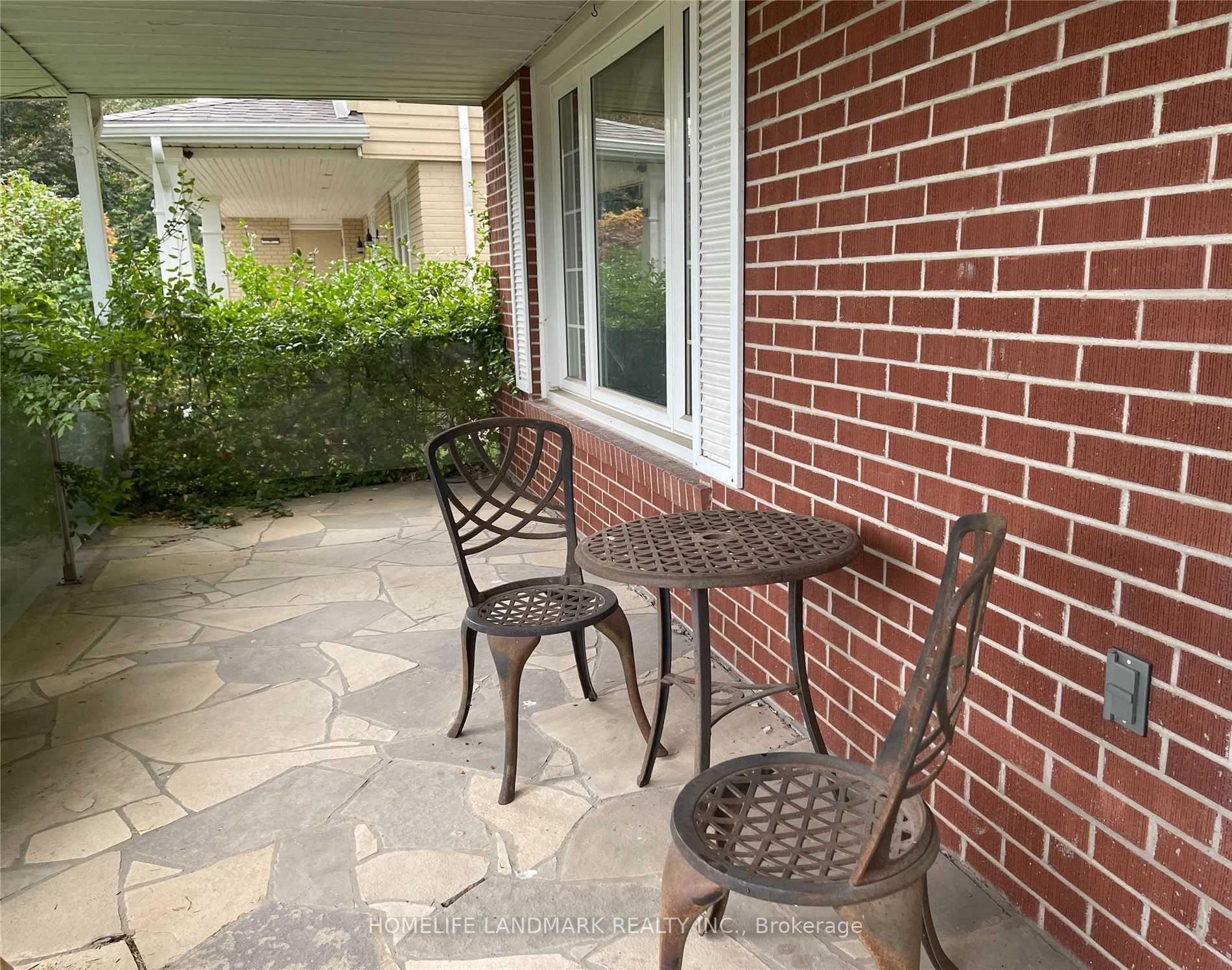 Photo 3 of 34 Wild Cherry Lane, Markham, Royal Orchard — HOMEH