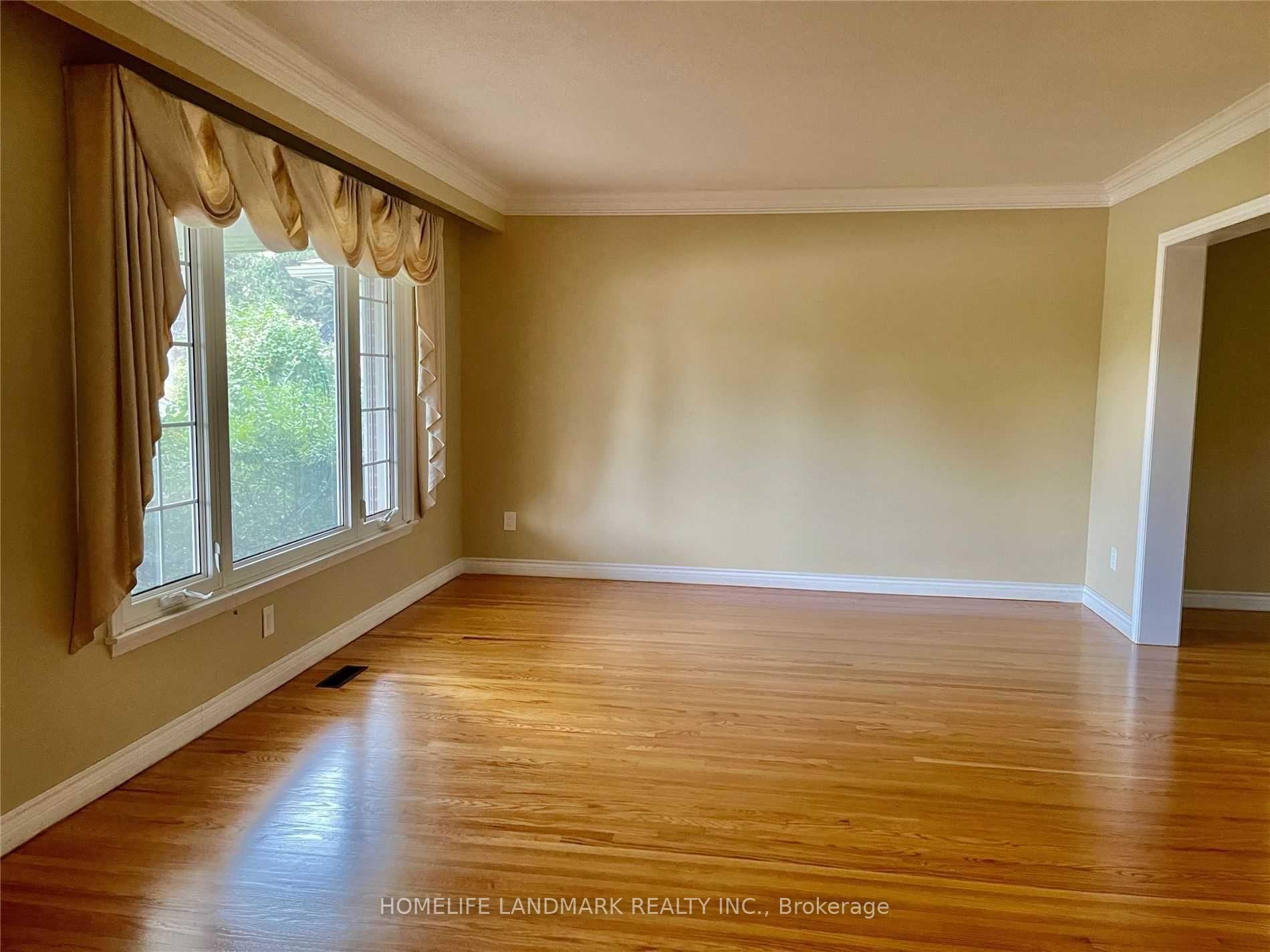 Photo 7 of 34 Wild Cherry Lane, Markham, Royal Orchard — HOMEH
