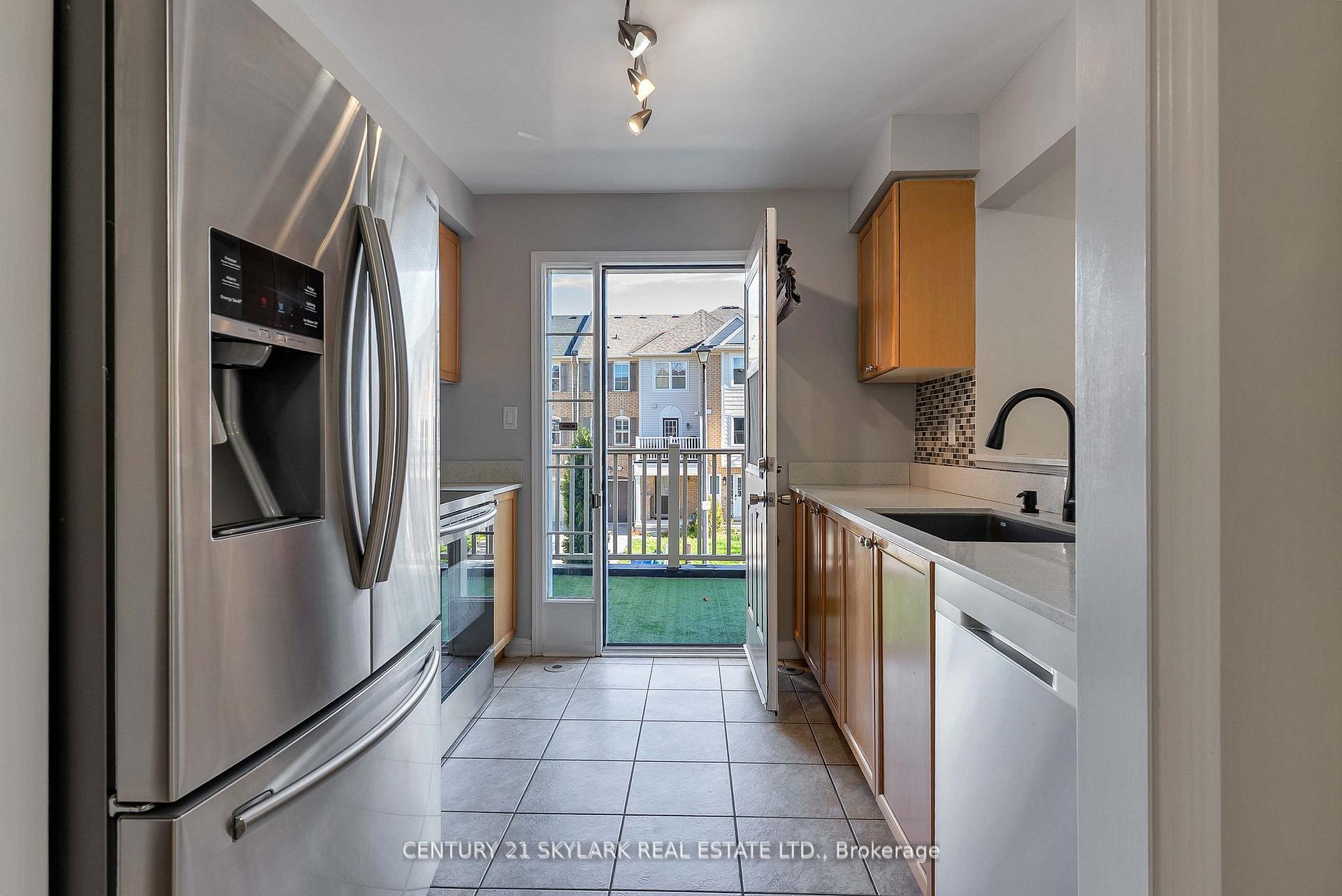 Photo 7 of 920 Deverell Place, Milton, Coates — HOMEH