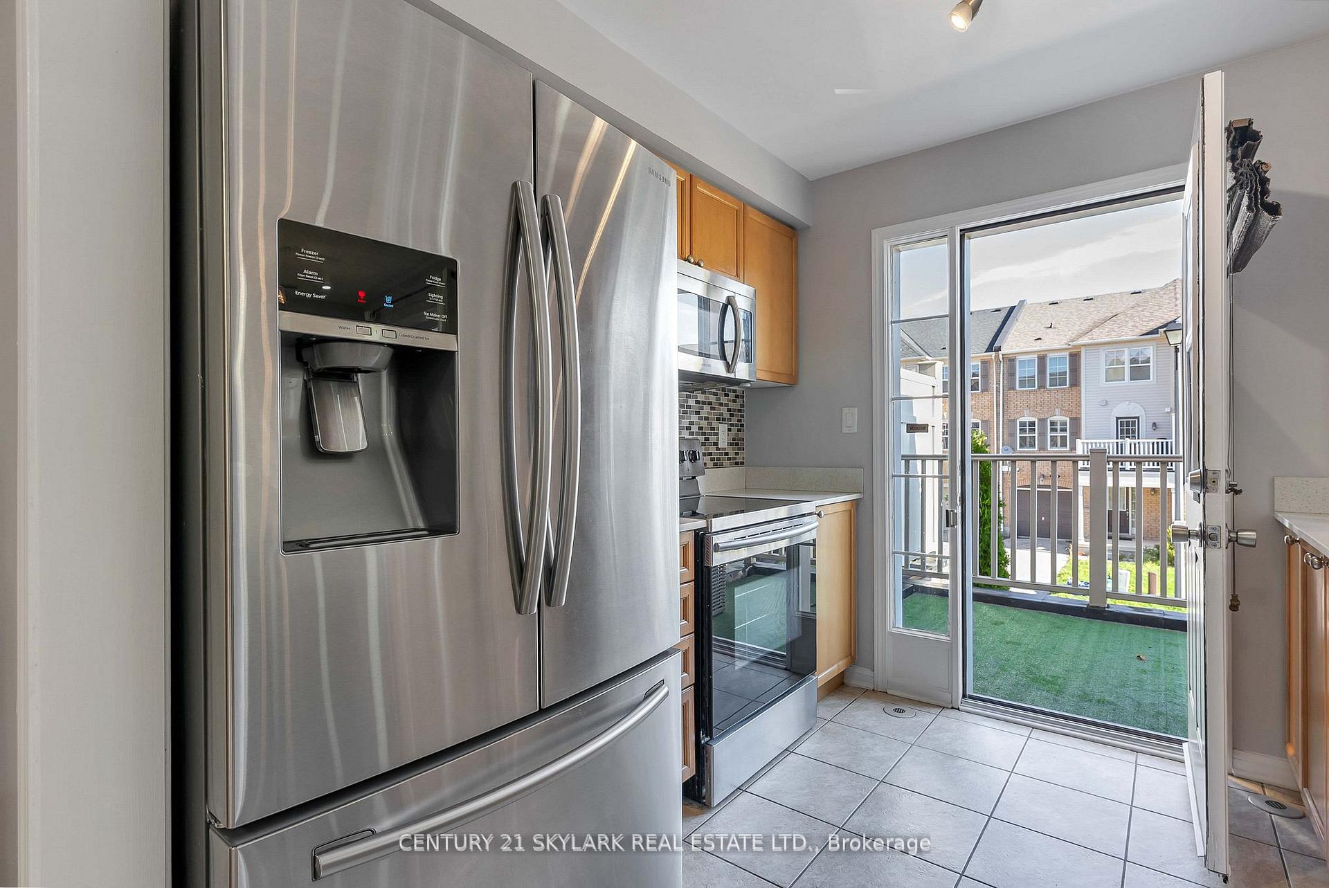 Photo 8 of 920 Deverell Place, Milton, Coates — HOMEH