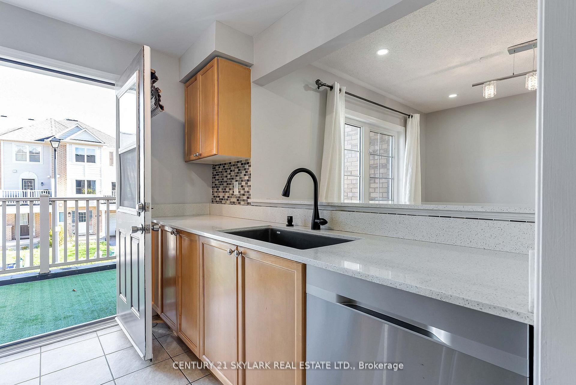Photo 9 of 920 Deverell Place, Milton, Coates — HOMEH