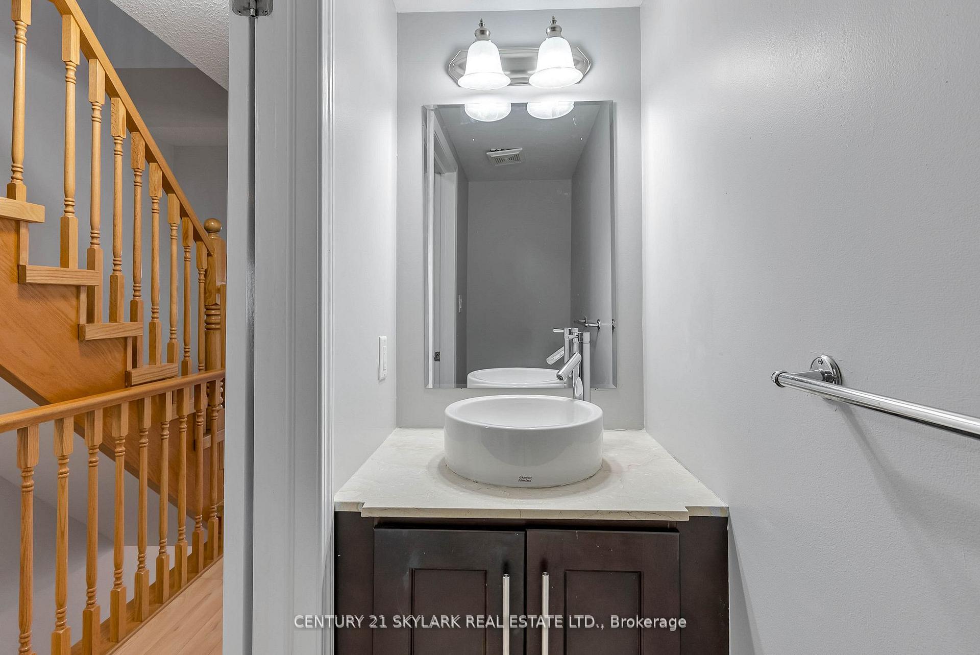 Photo 13 of 920 Deverell Place, Milton, Coates — HOMEH
