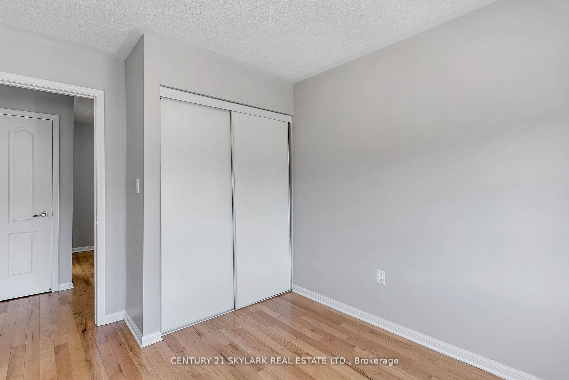 Photo 16 of 920 Deverell Place, Milton, Coates — HOMEH