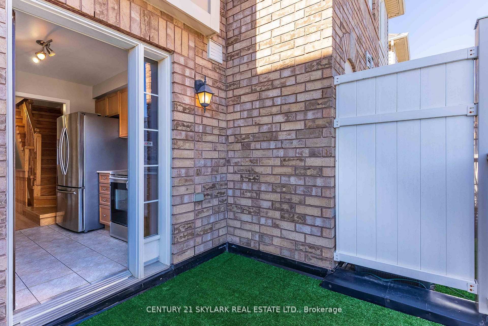 Photo 22 of 920 Deverell Place, Milton, Coates — HOMEH
