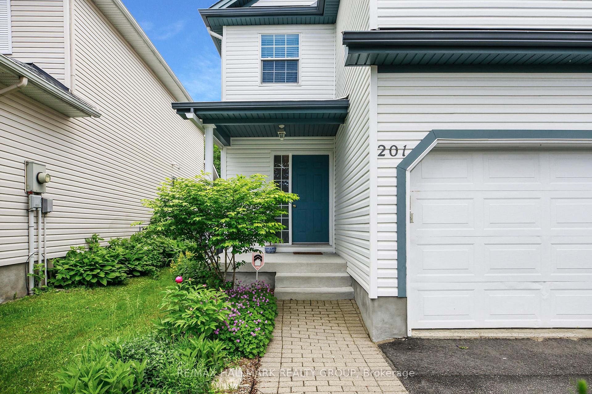 Photo 2 of 201 Yoho Drive, Ottawa, Kanata - Bridlewood — HOMEH
