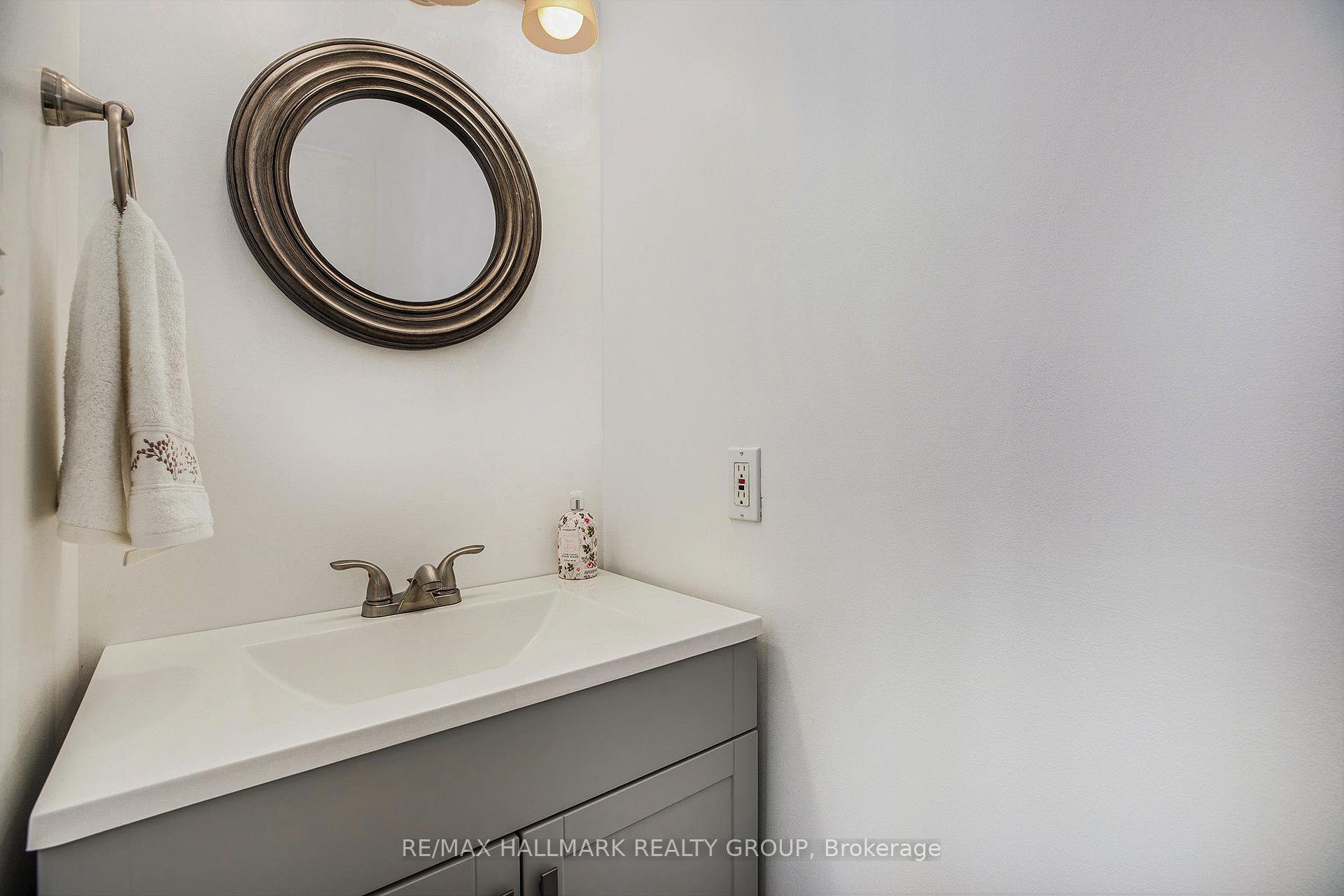 Photo 5 of 201 Yoho Drive, Ottawa, Kanata - Bridlewood — HOMEH