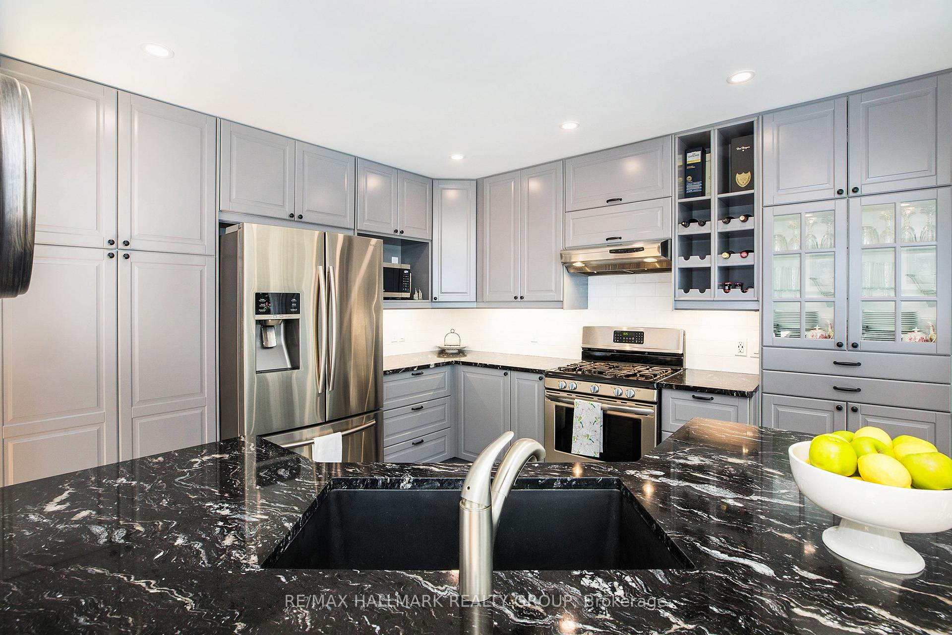 Photo 10 of 201 Yoho Drive, Ottawa, Kanata - Bridlewood — HOMEH
