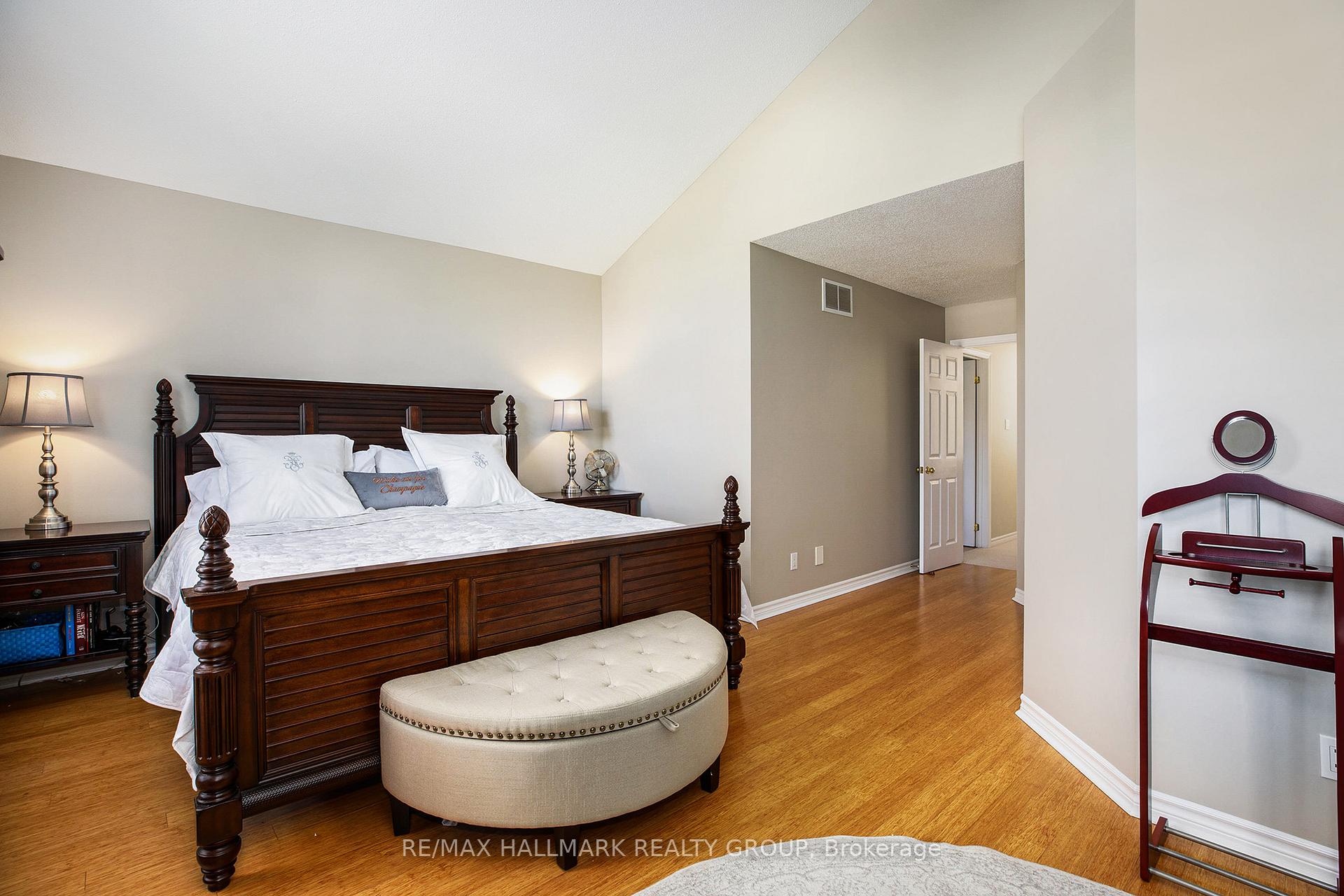 Photo 16 of 201 Yoho Drive, Ottawa, Kanata - Bridlewood — HOMEH