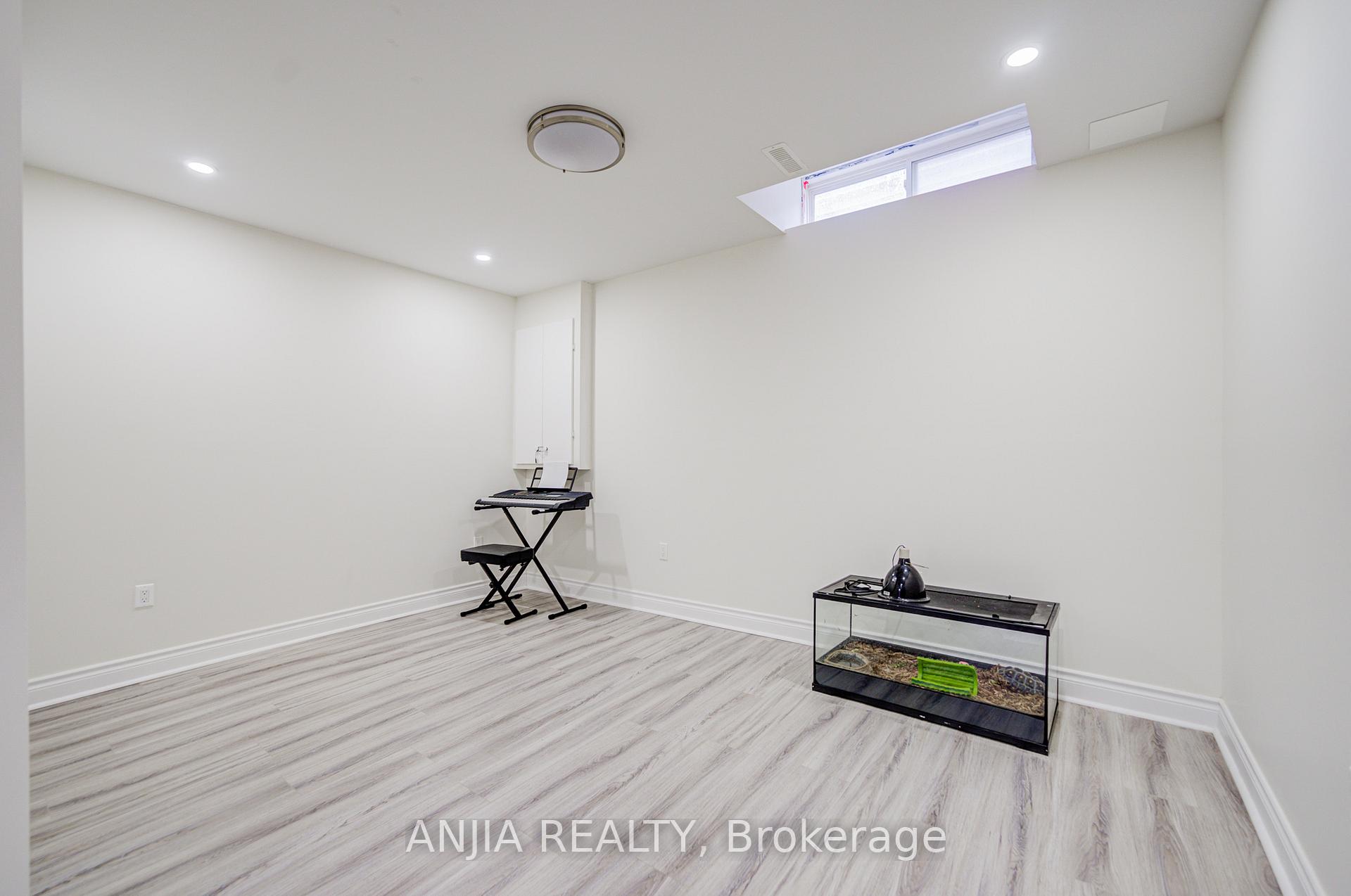 Photo 40 of 62 Harvest Field Road, Markham, Cornell — HOMEH