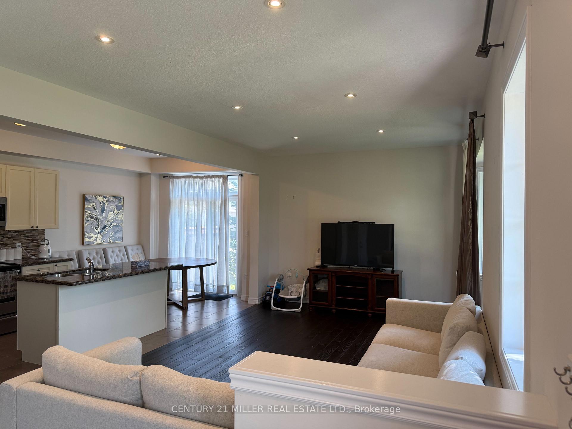 Photo 4 of Unit 35, 90 Raymond Road, Hamilton, Meadowlands — HOMEH