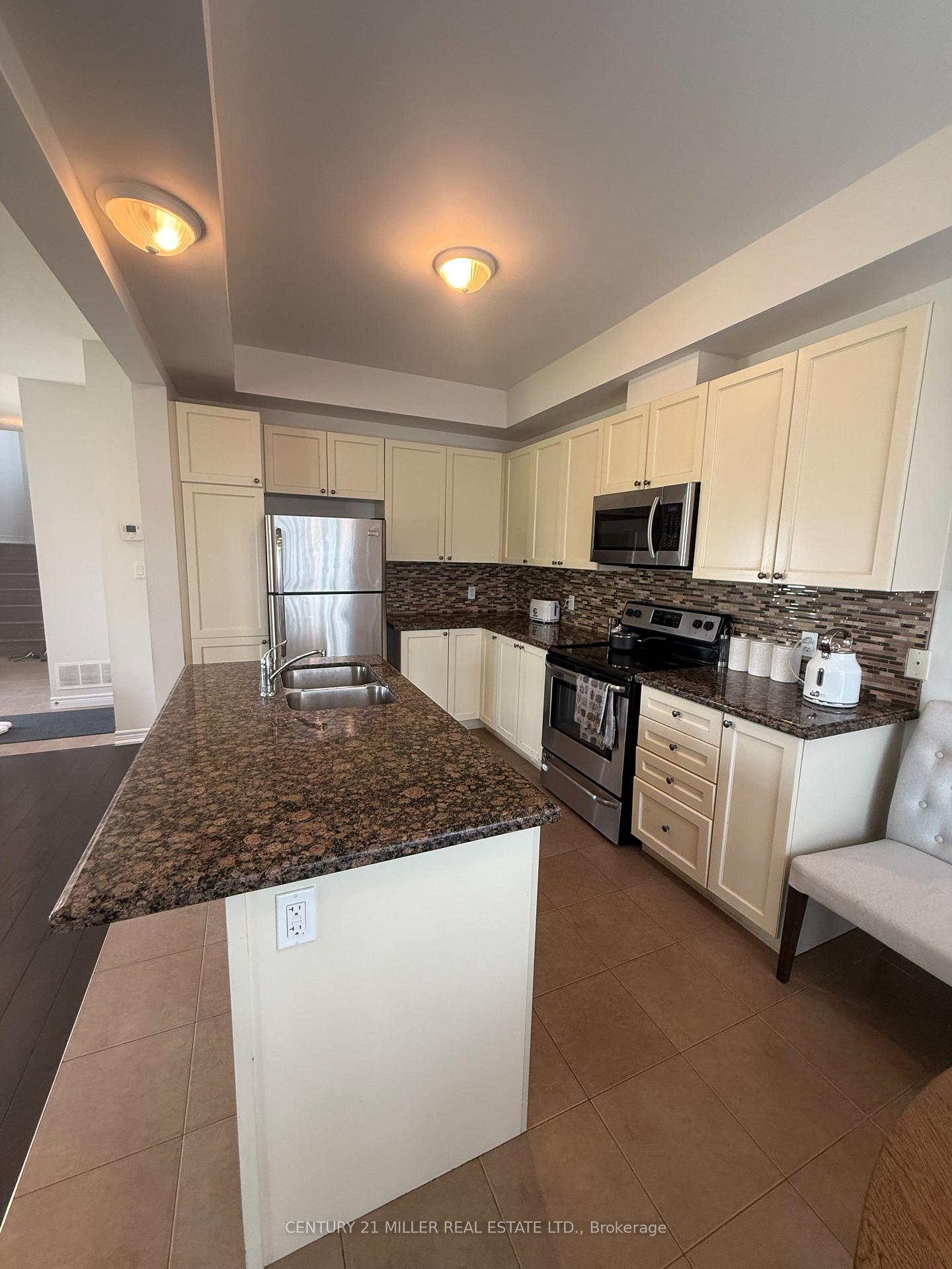 Photo 8 of Unit 35, 90 Raymond Road, Hamilton, Meadowlands — HOMEH
